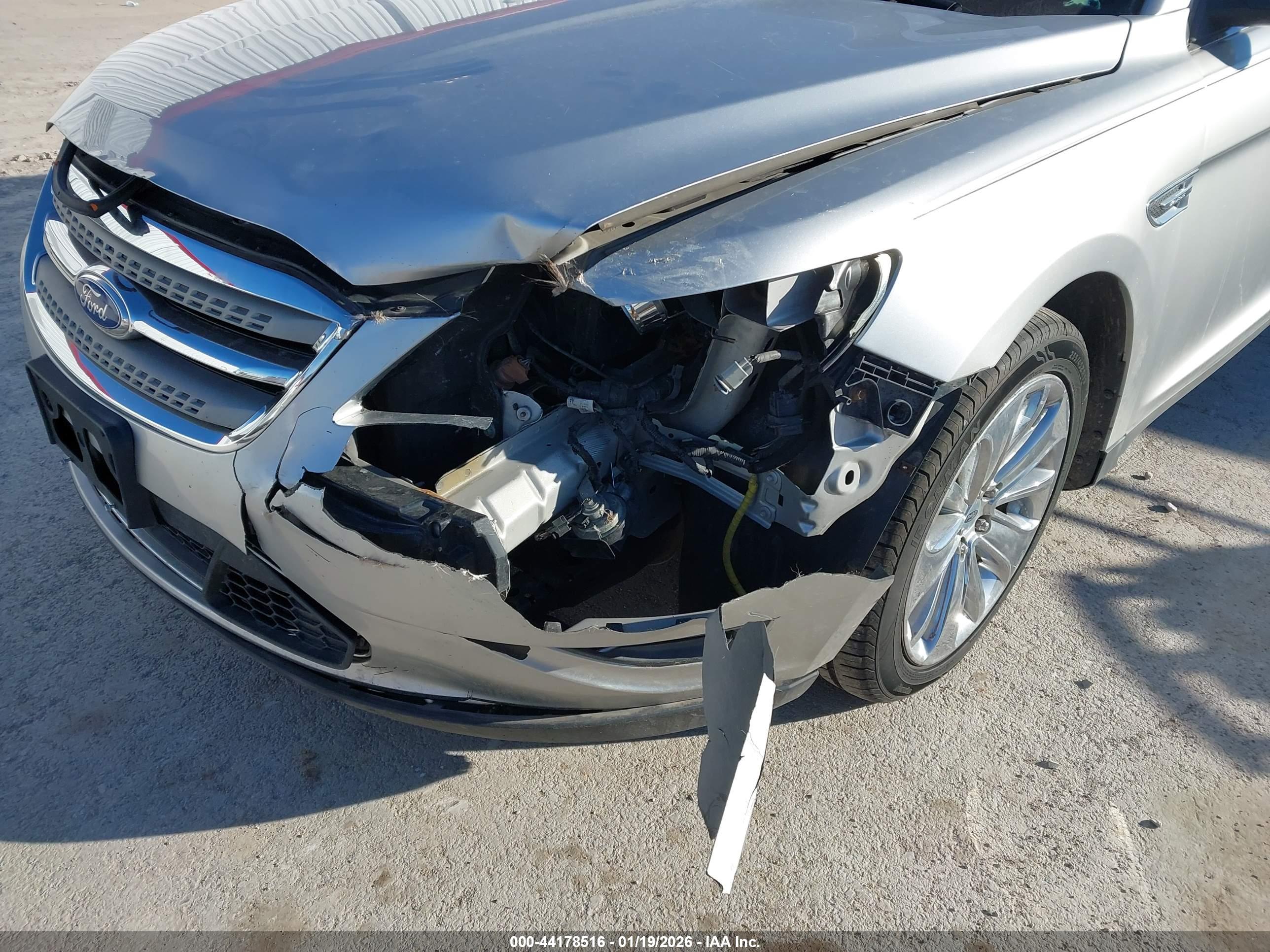 FORD TAURUS image 6