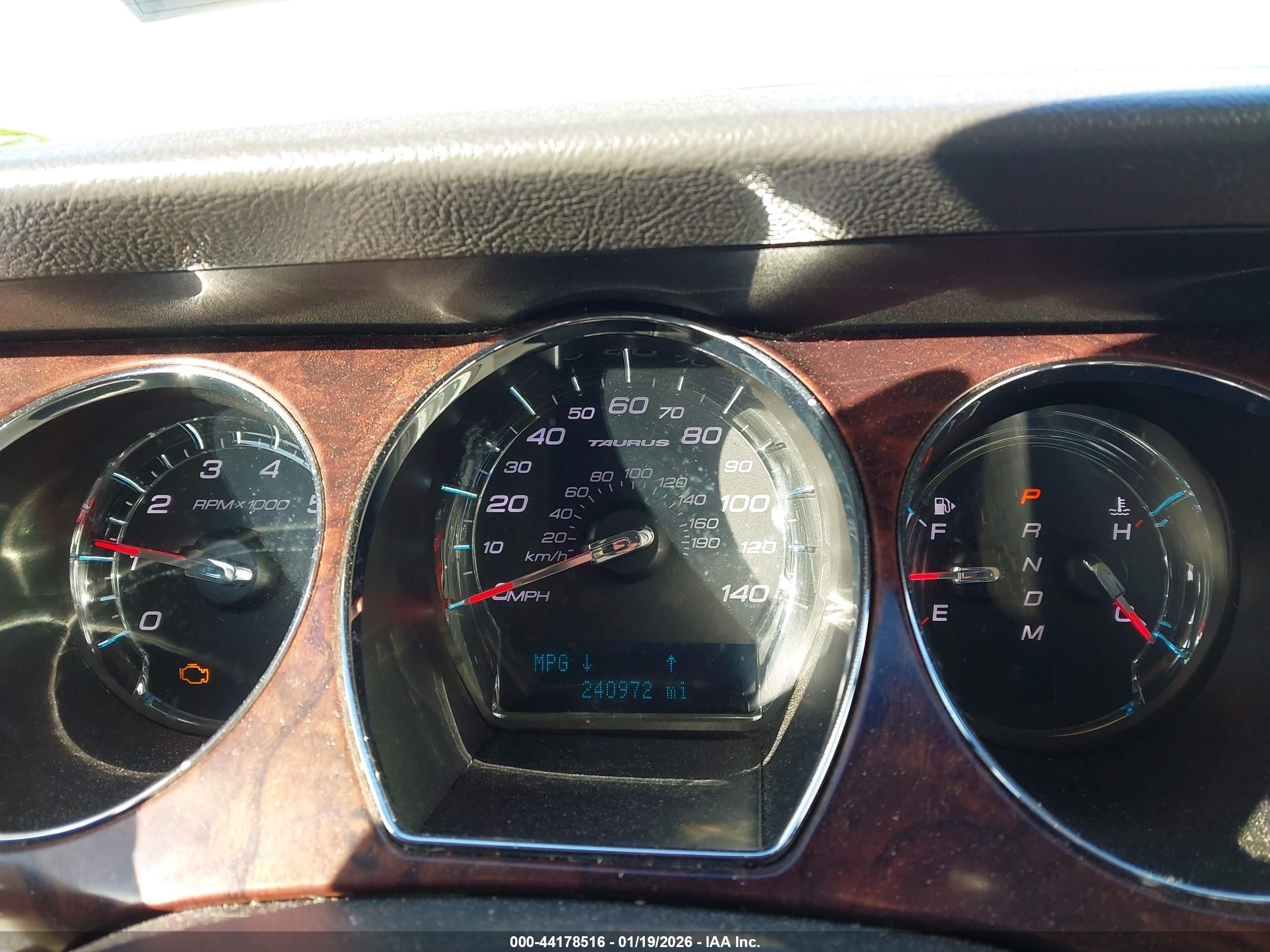 FORD TAURUS image 7