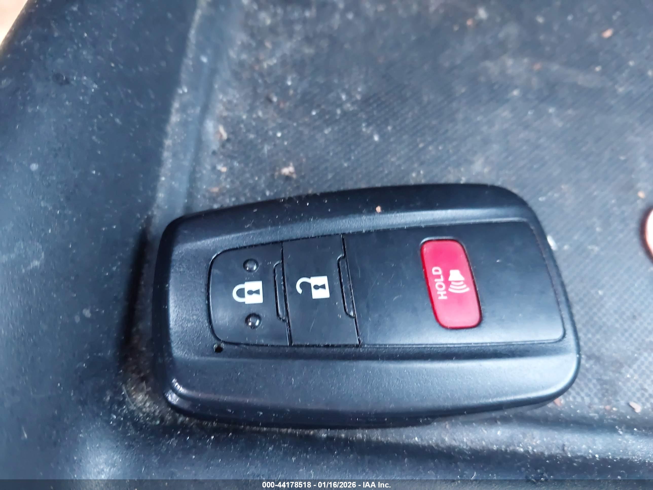 TOYOTA PRIUS image 11