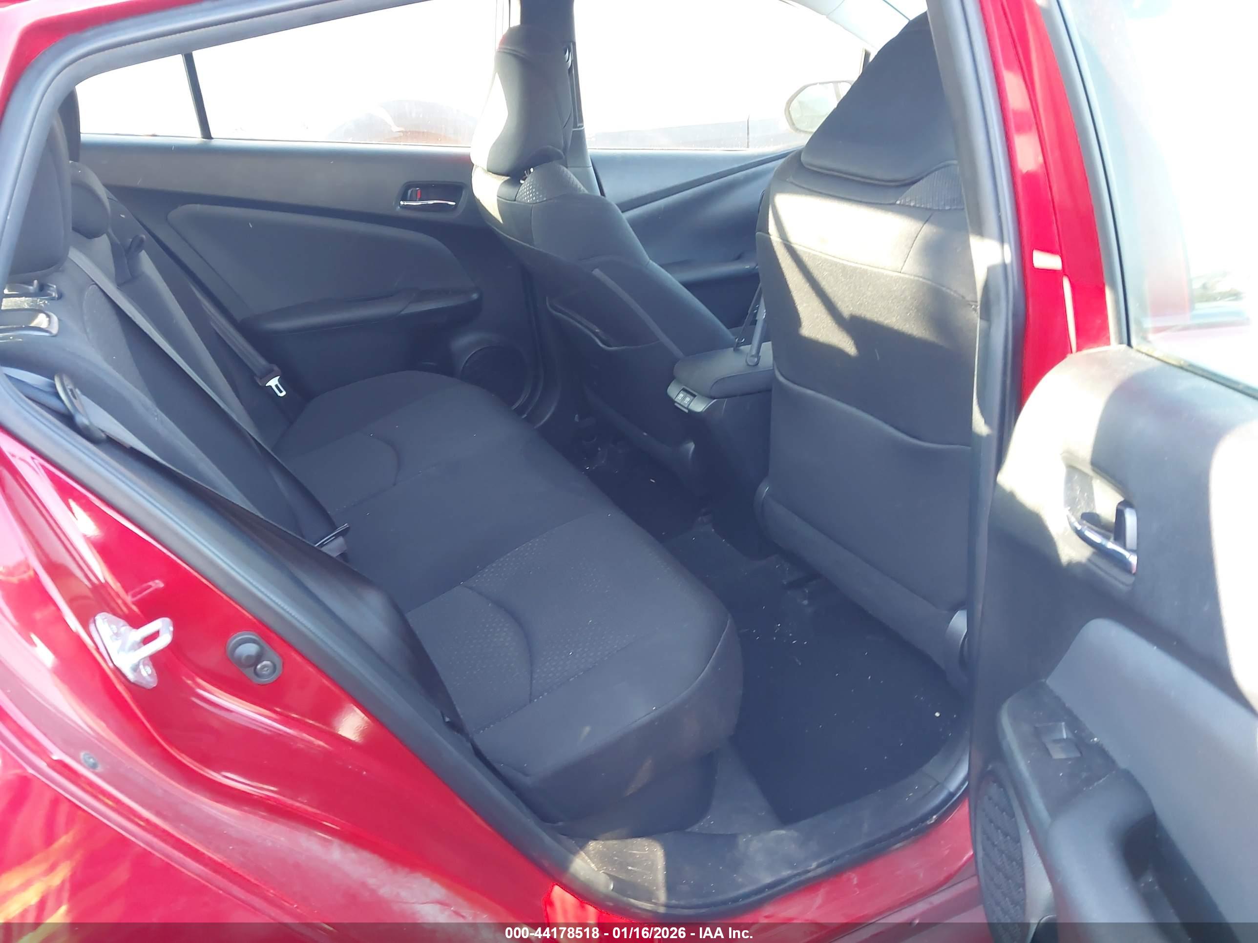 TOYOTA PRIUS image 8