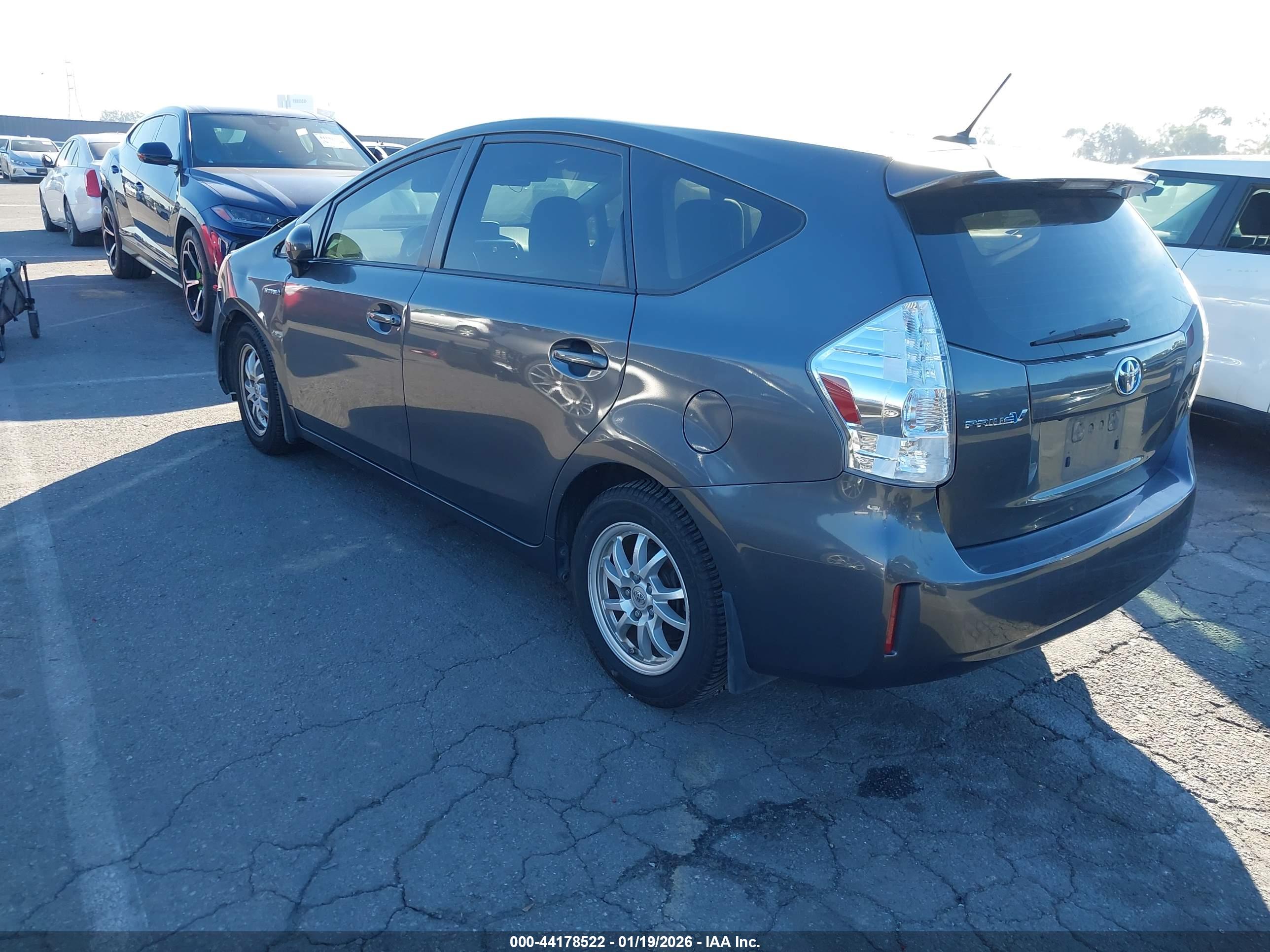TOYOTA PRIUS image 3