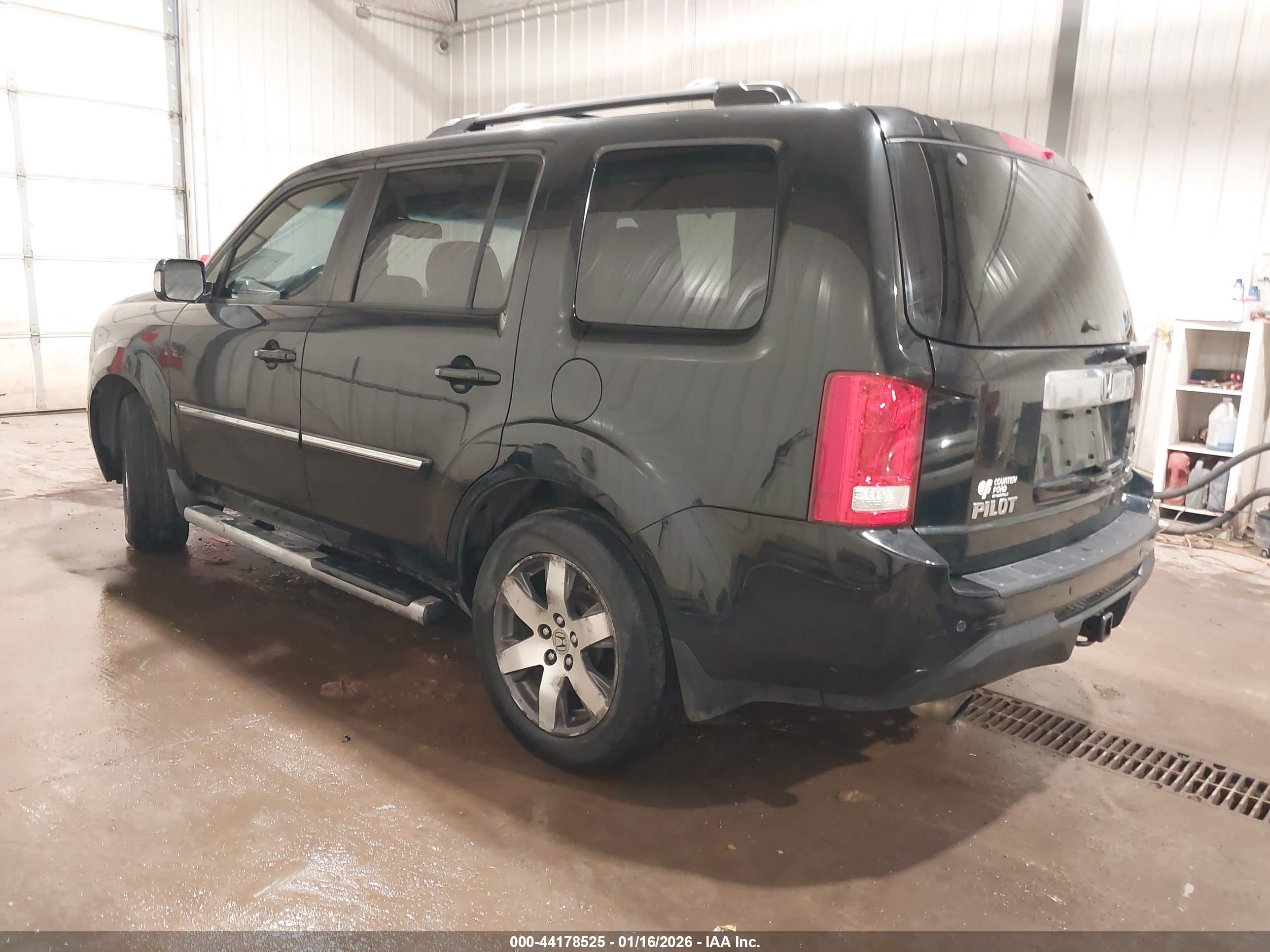 HONDA PILOT image 3