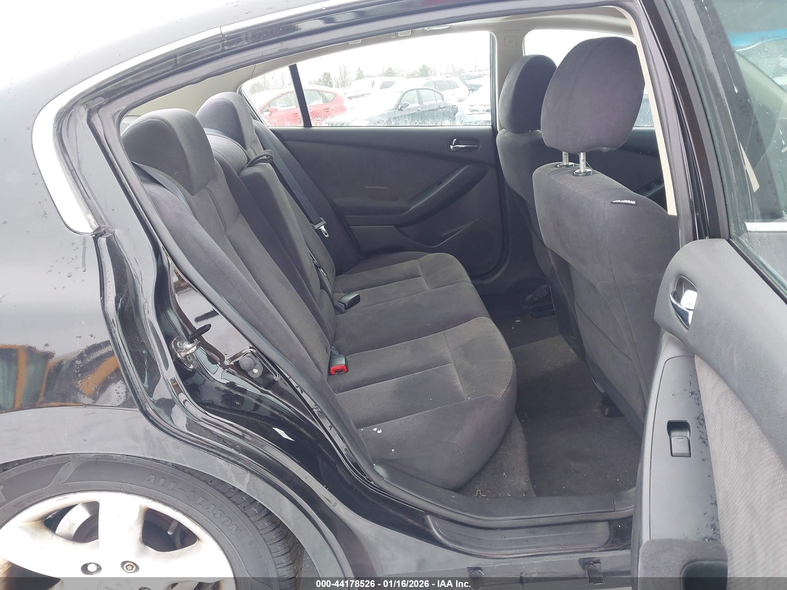 NISSAN ALTIMA image 8