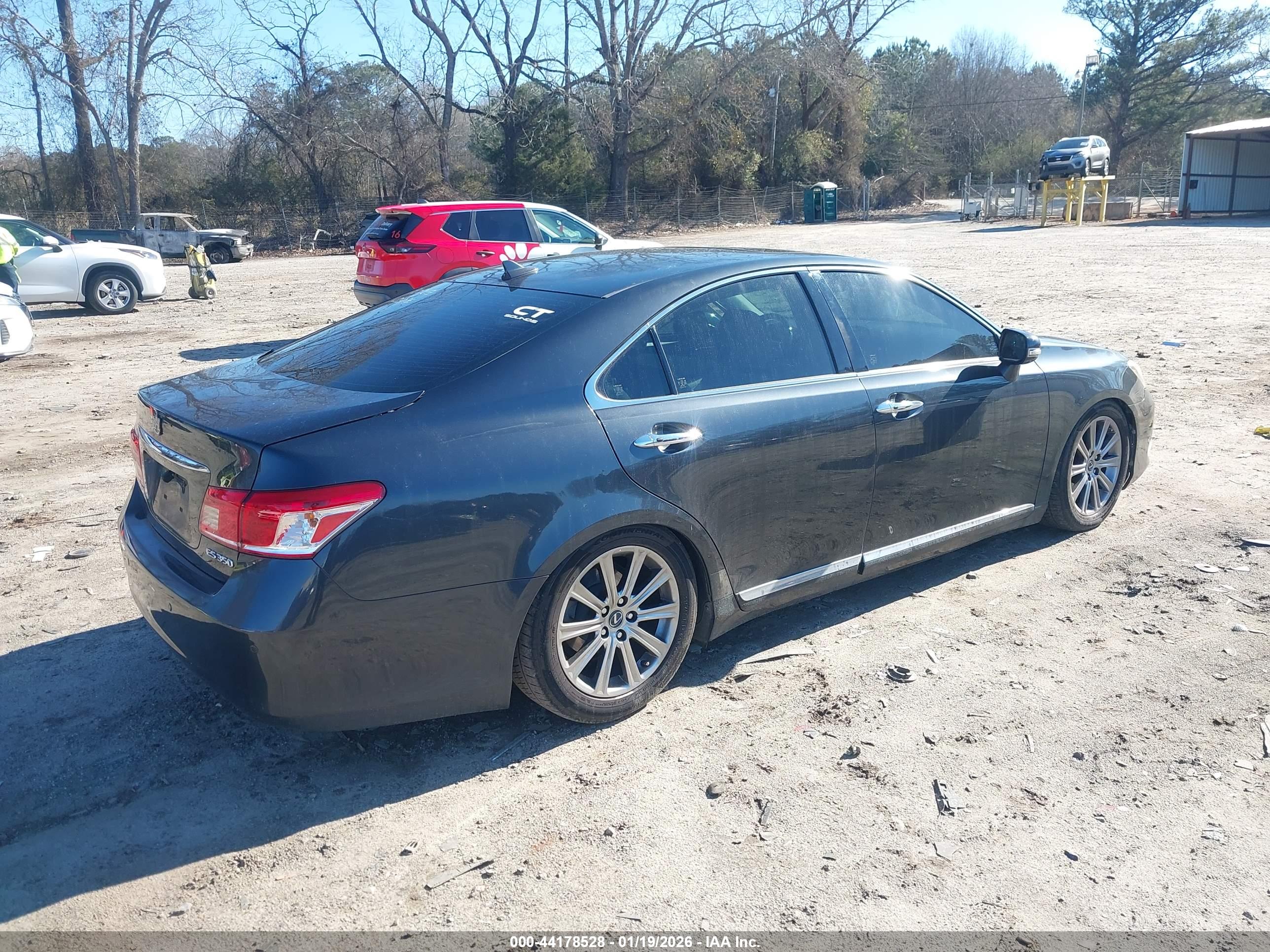 LEXUS ES image 4