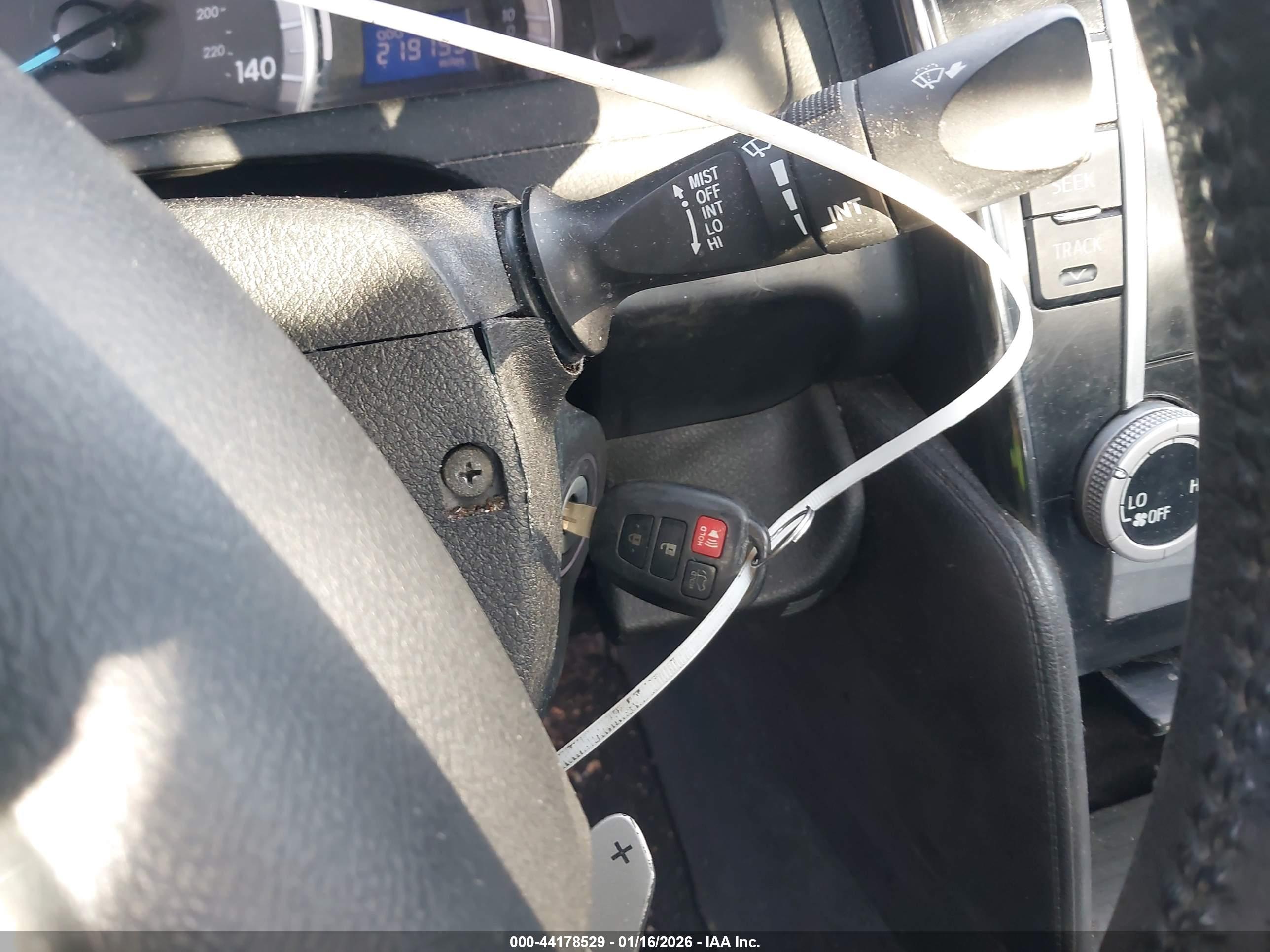 TOYOTA CAMRY image 11