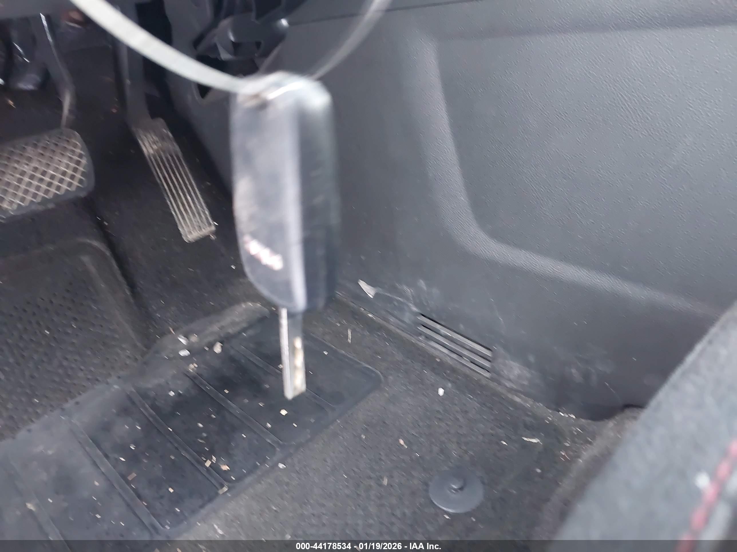 GMC TERRAIN image 11