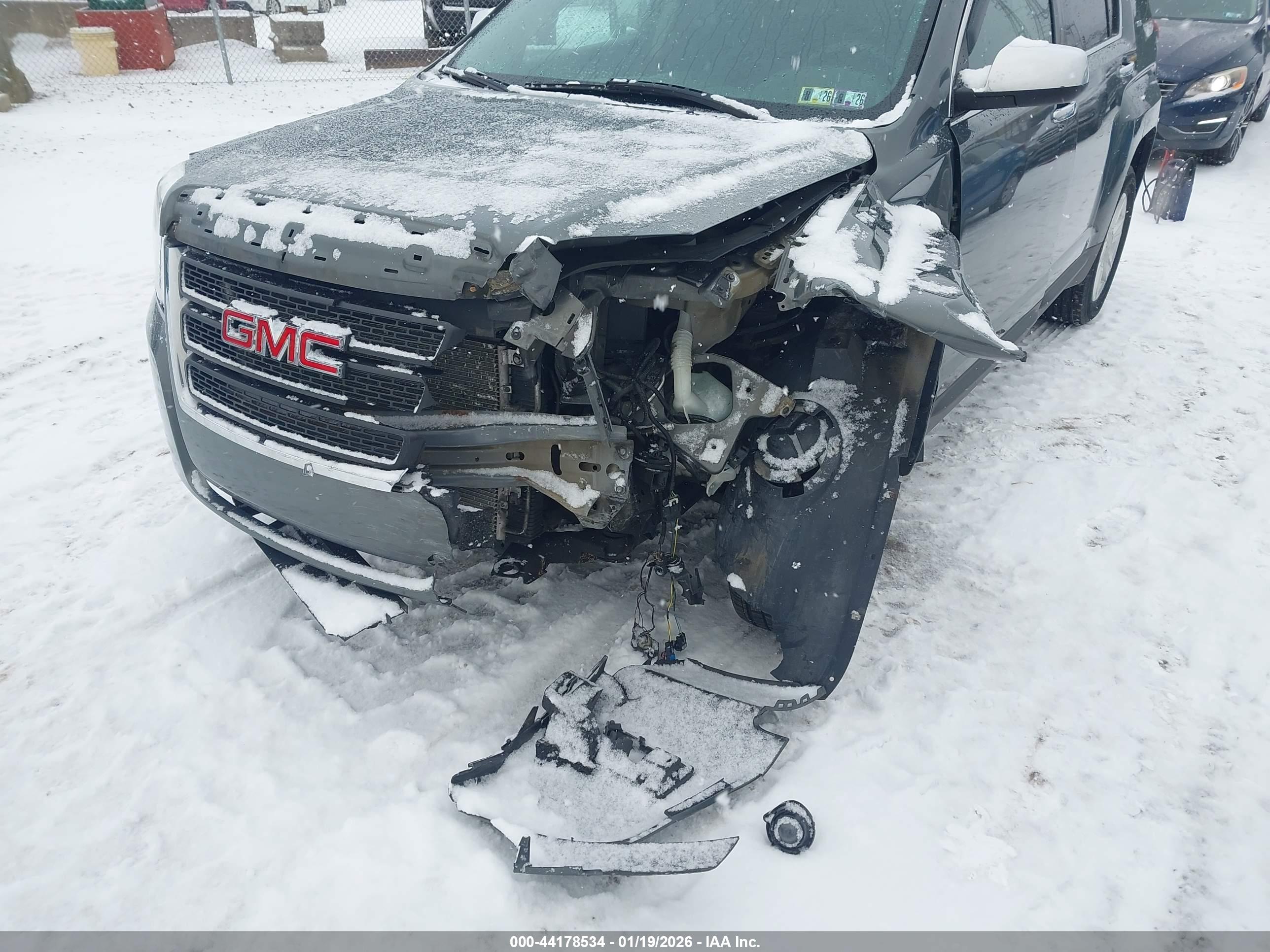 GMC TERRAIN image 6