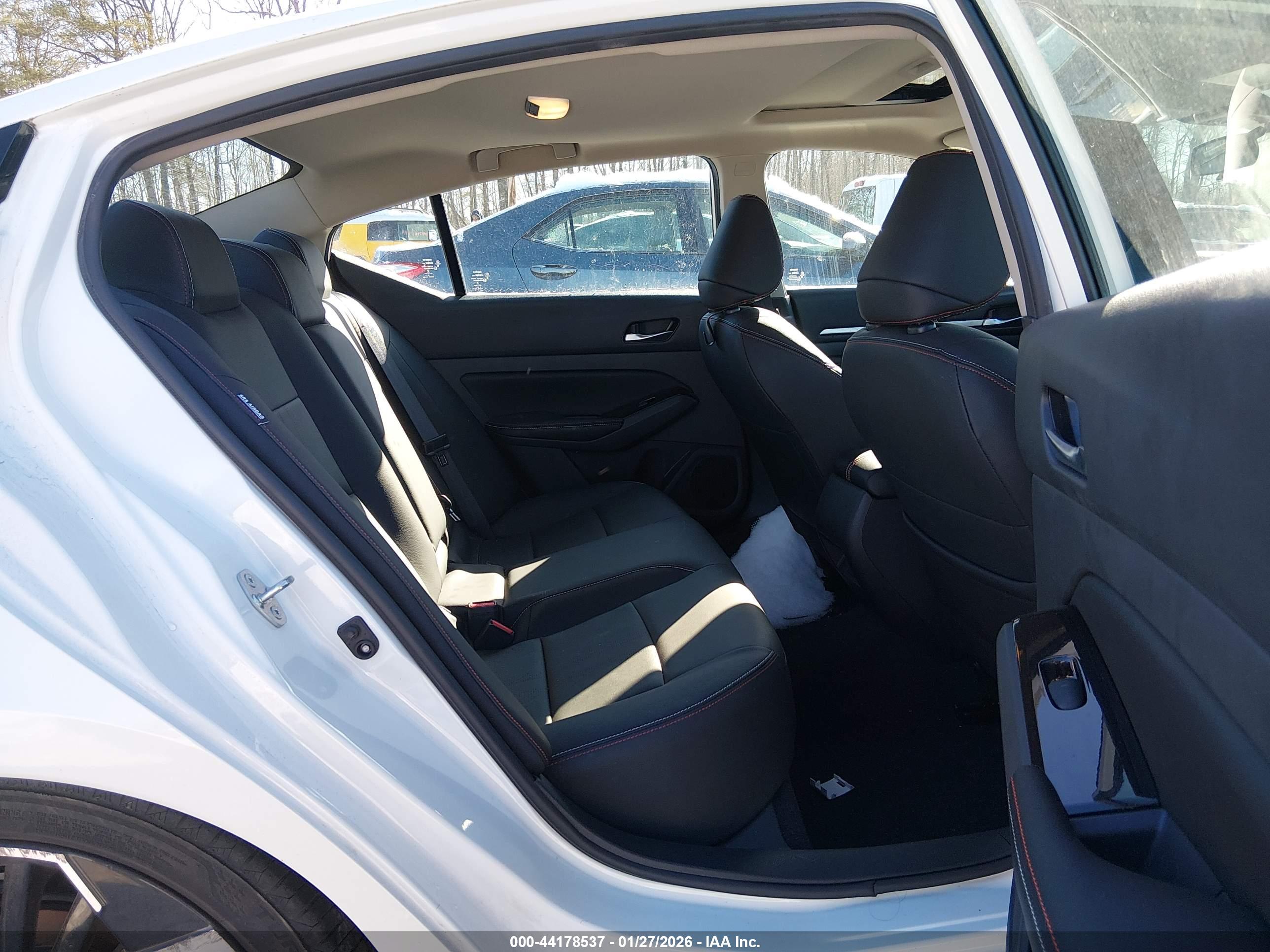 NISSAN ALTIMA image 8