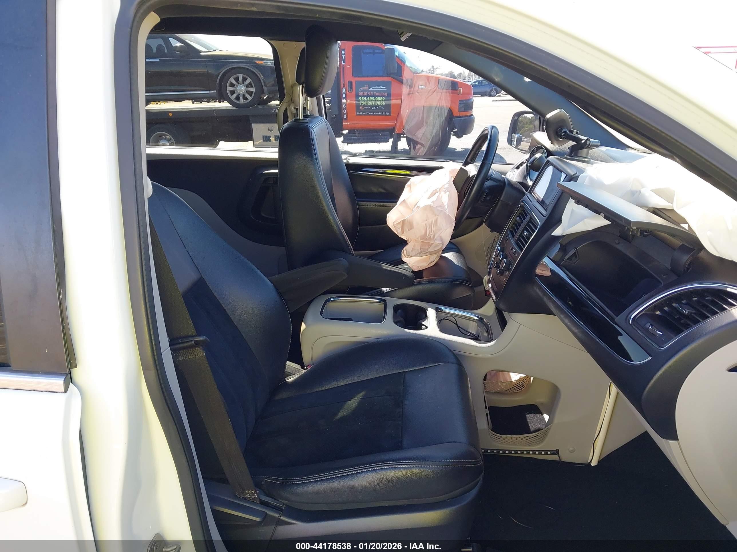 DODGE GRAND image 5