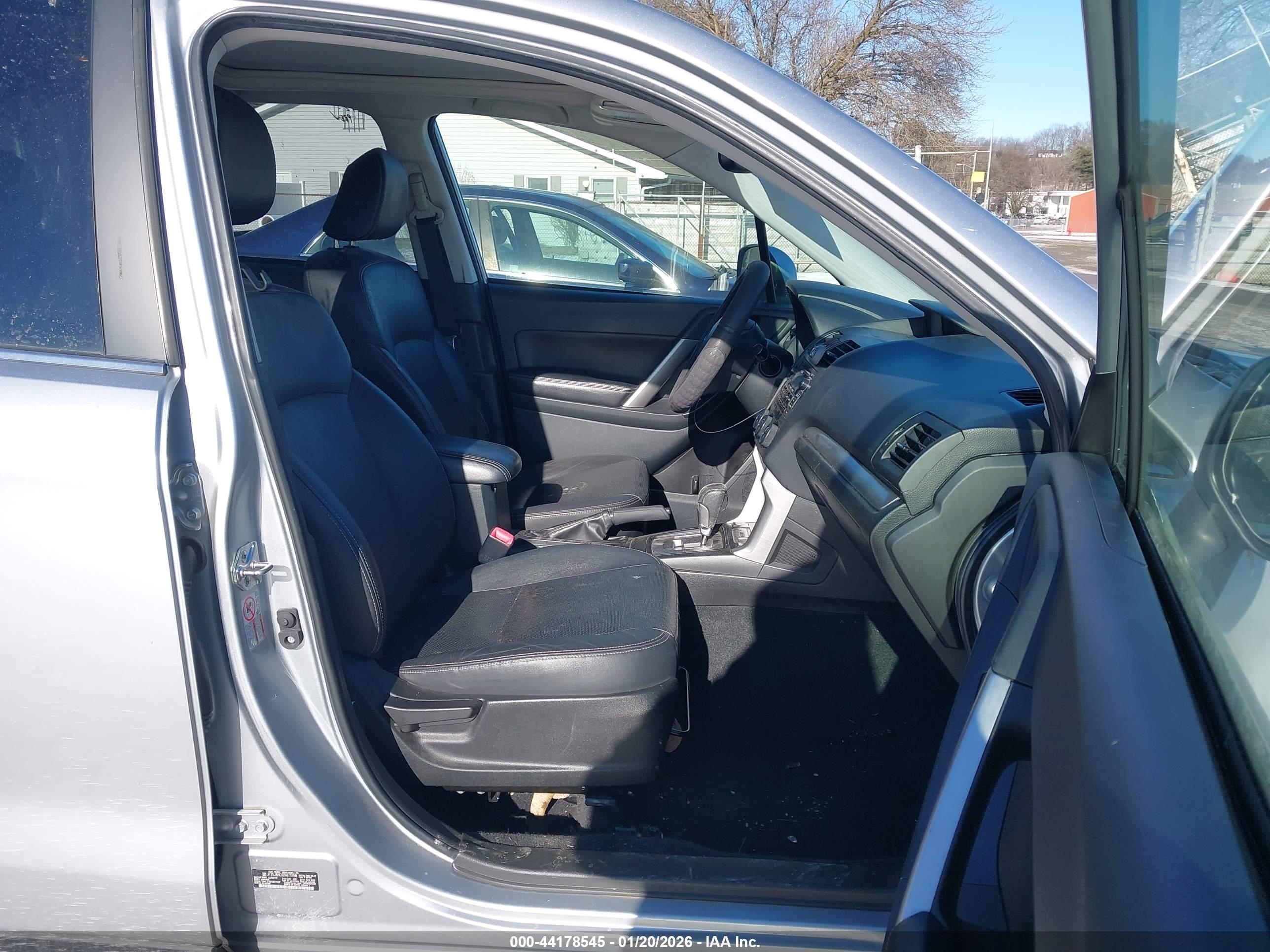 SUBARU FORESTER image 5
