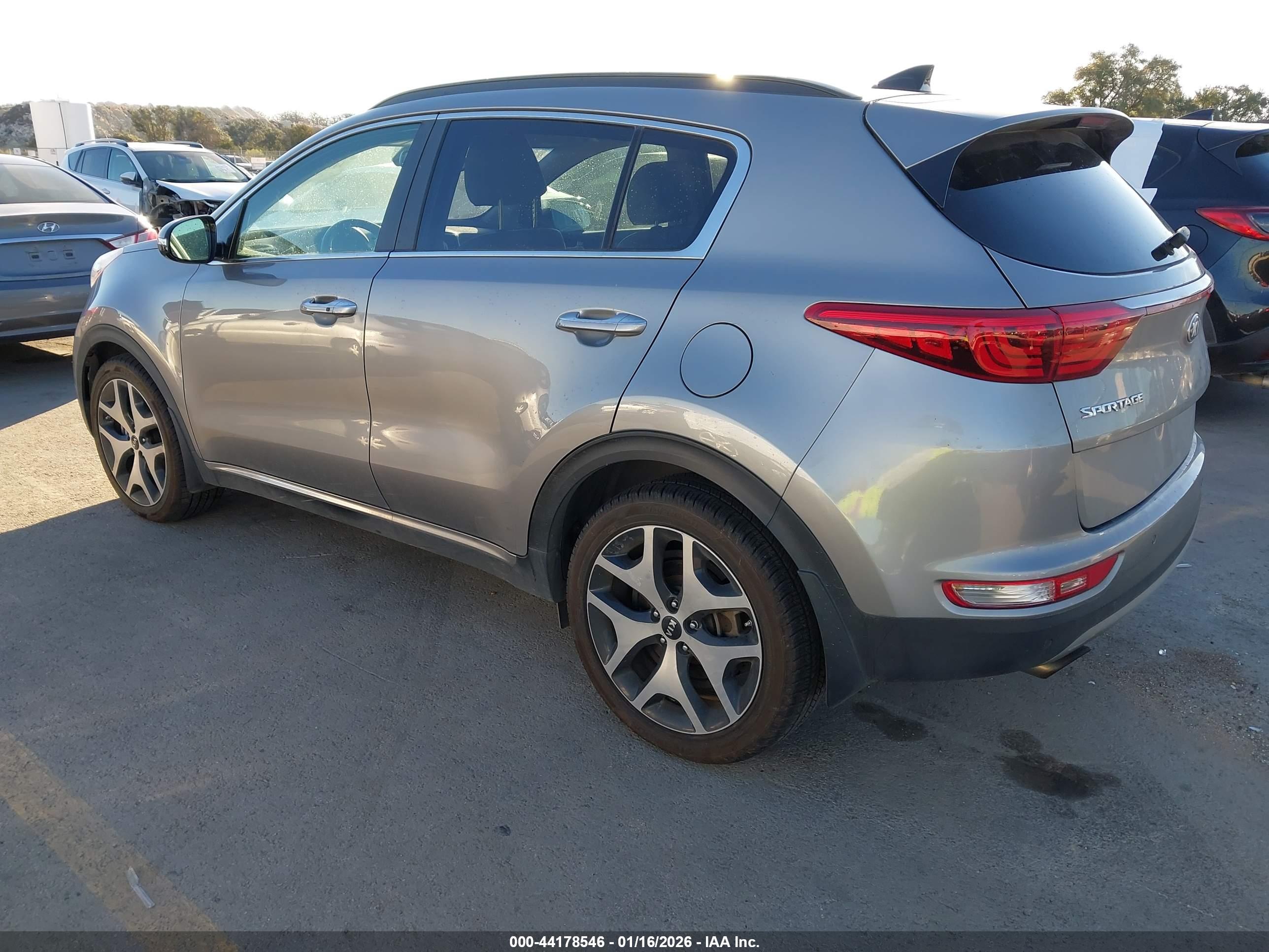 KIA SPORTAGE image 3