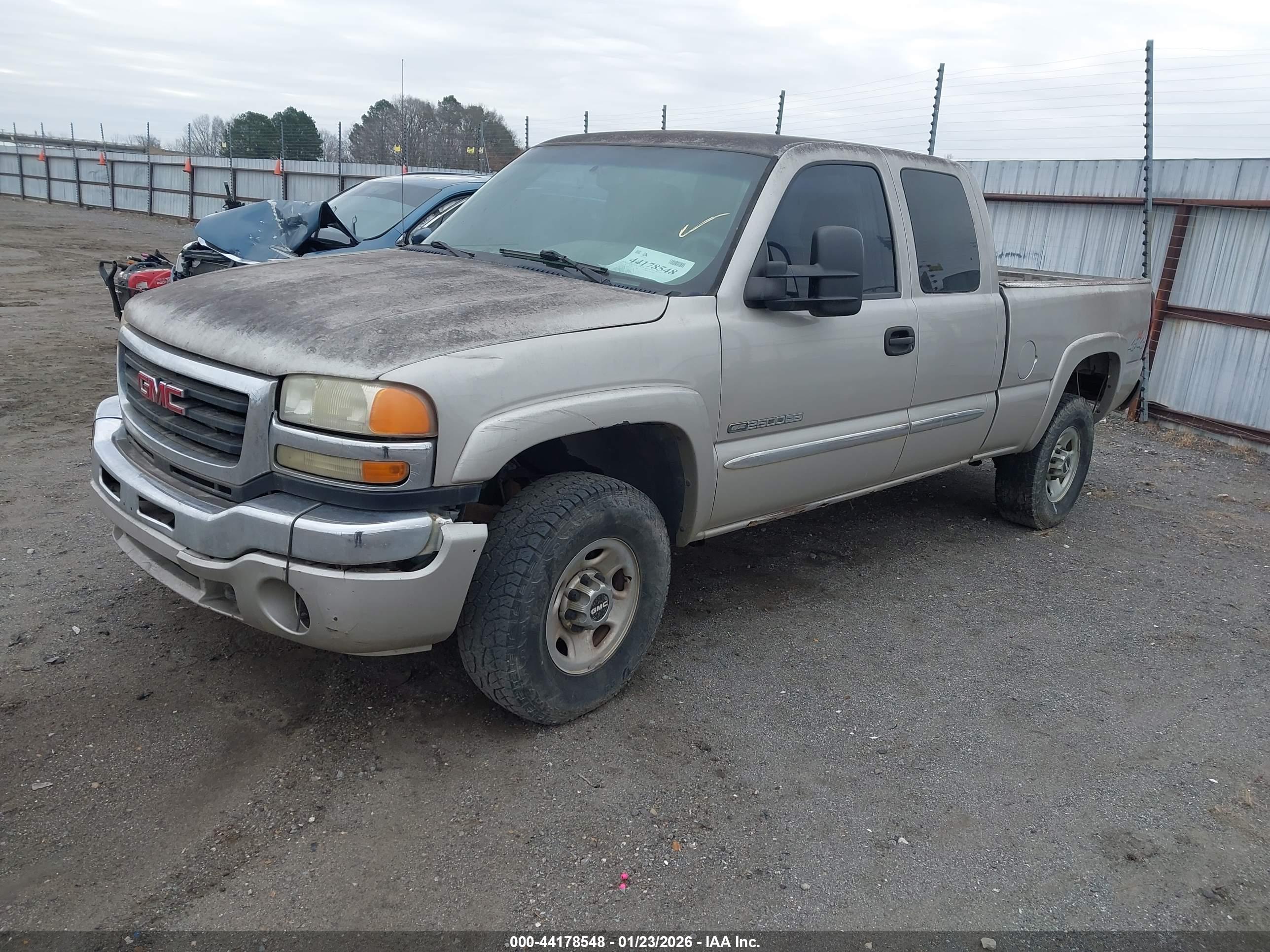 GMC SIERRA image 2