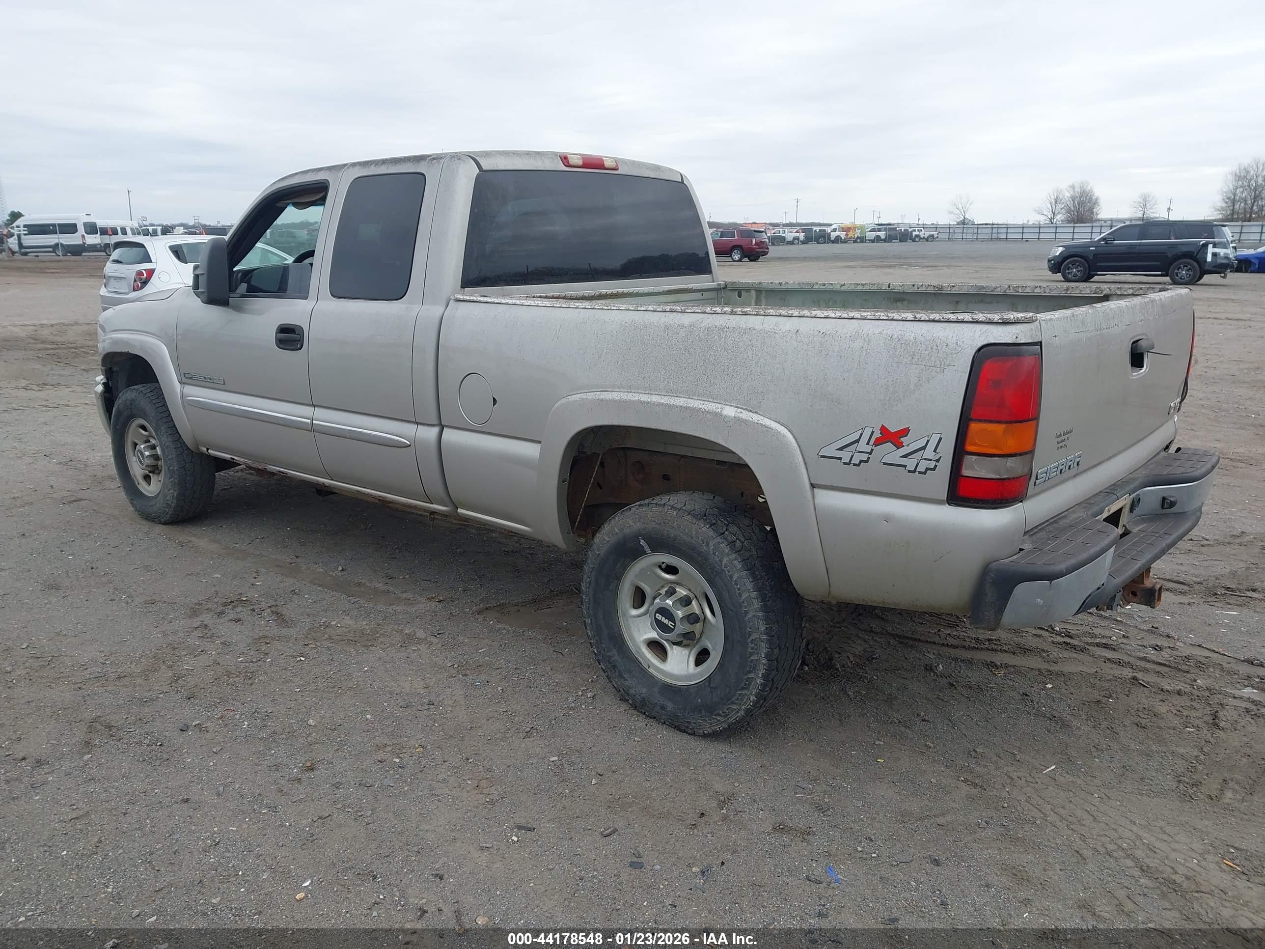 GMC SIERRA image 3