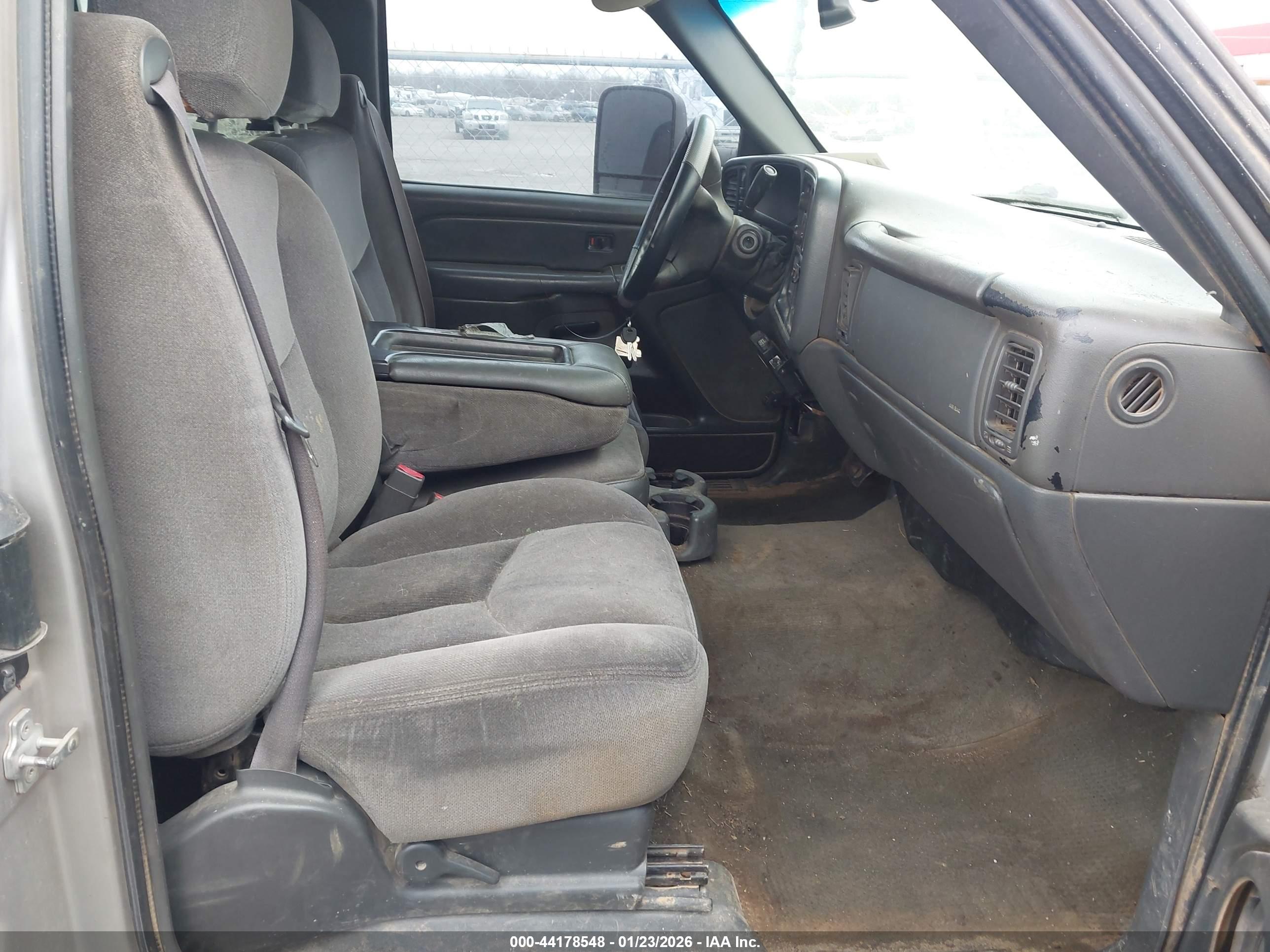 GMC SIERRA image 5