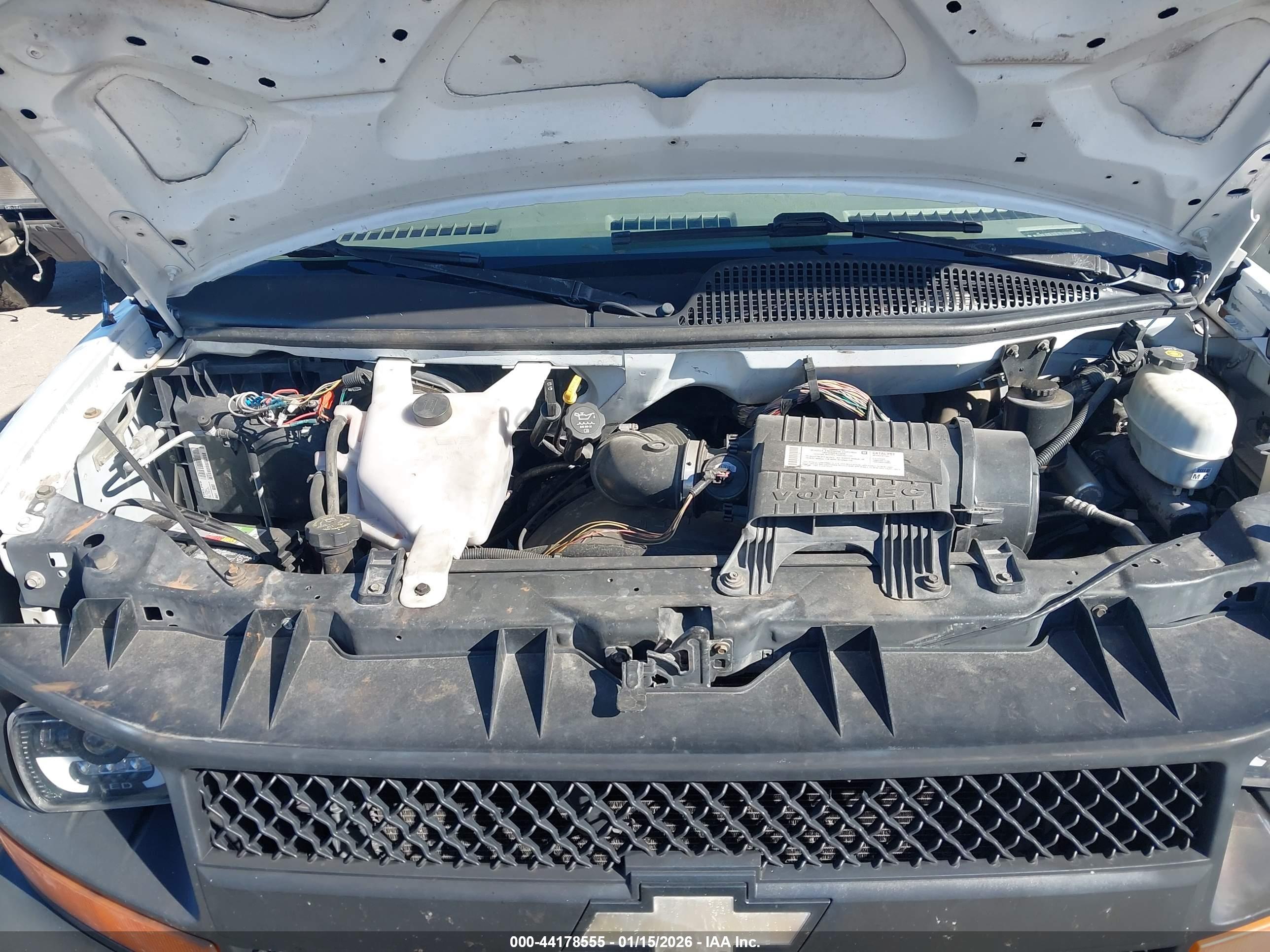 CHEVROLET EXPRESS image 10