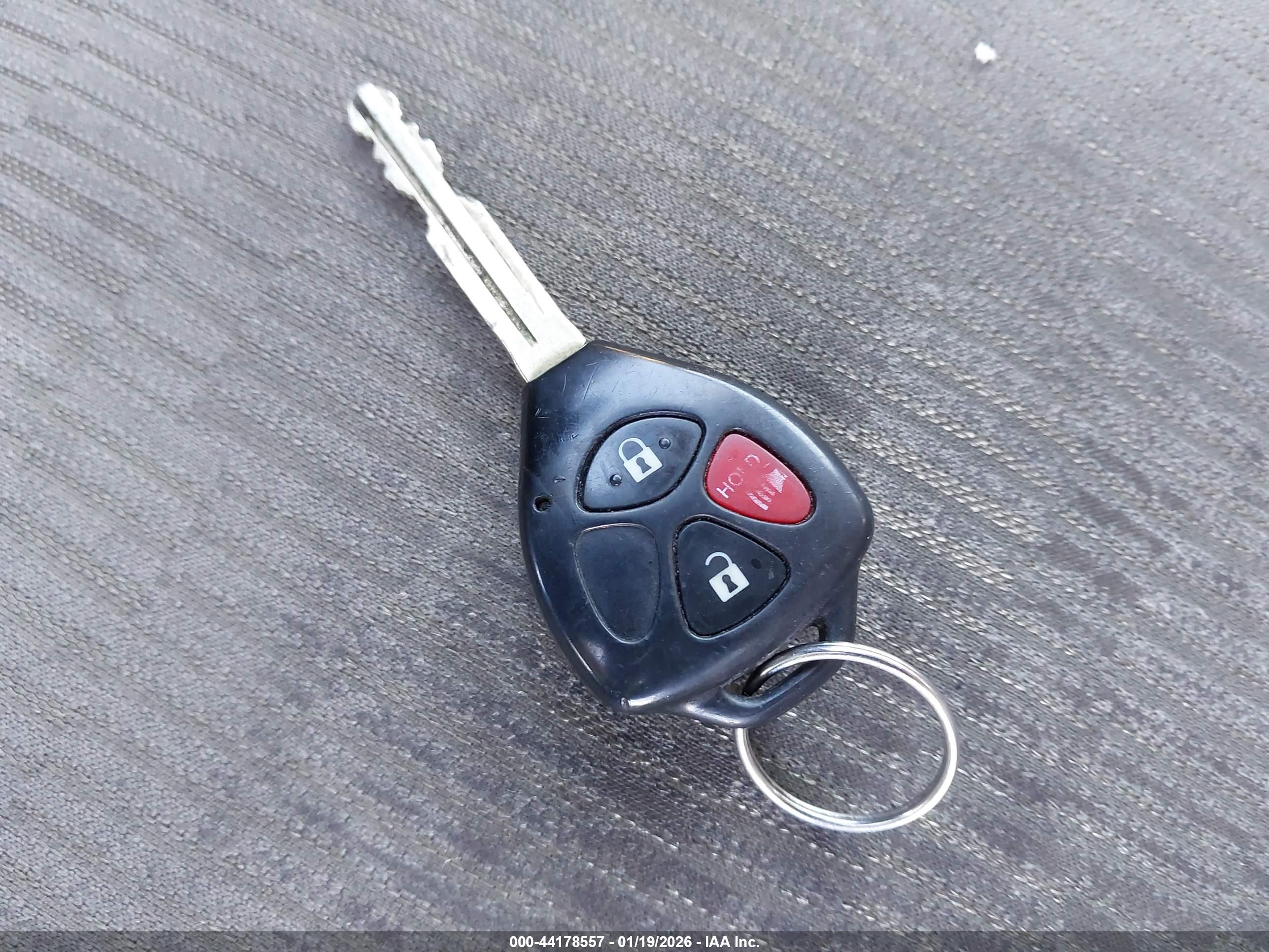 TOYOTA RAV4 image 11