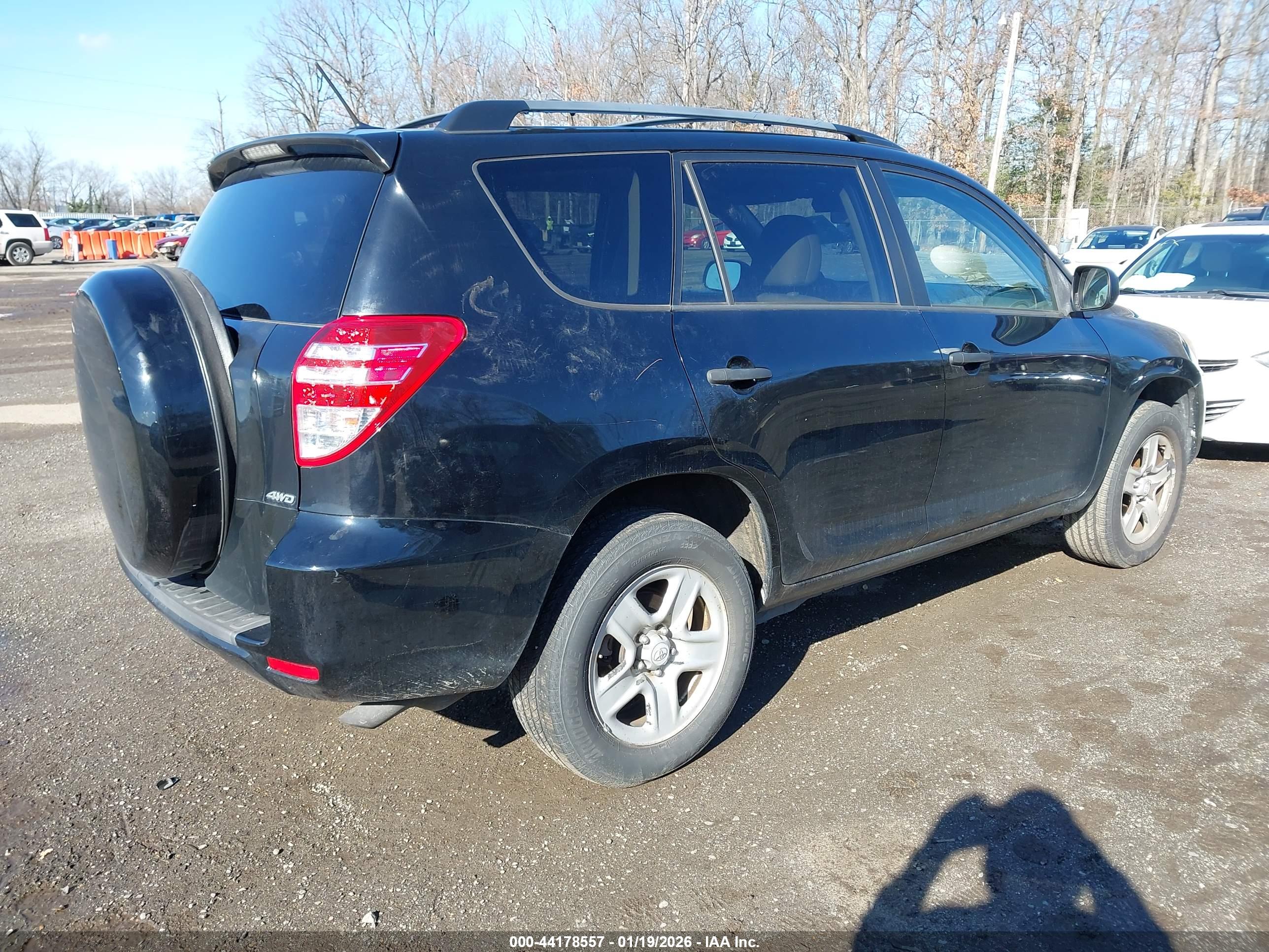 TOYOTA RAV4 image 4