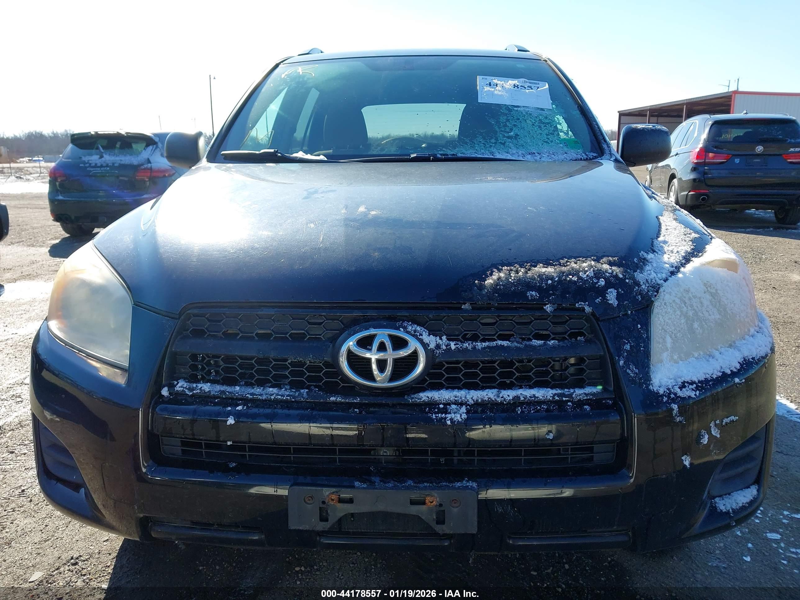 TOYOTA RAV4 image 6