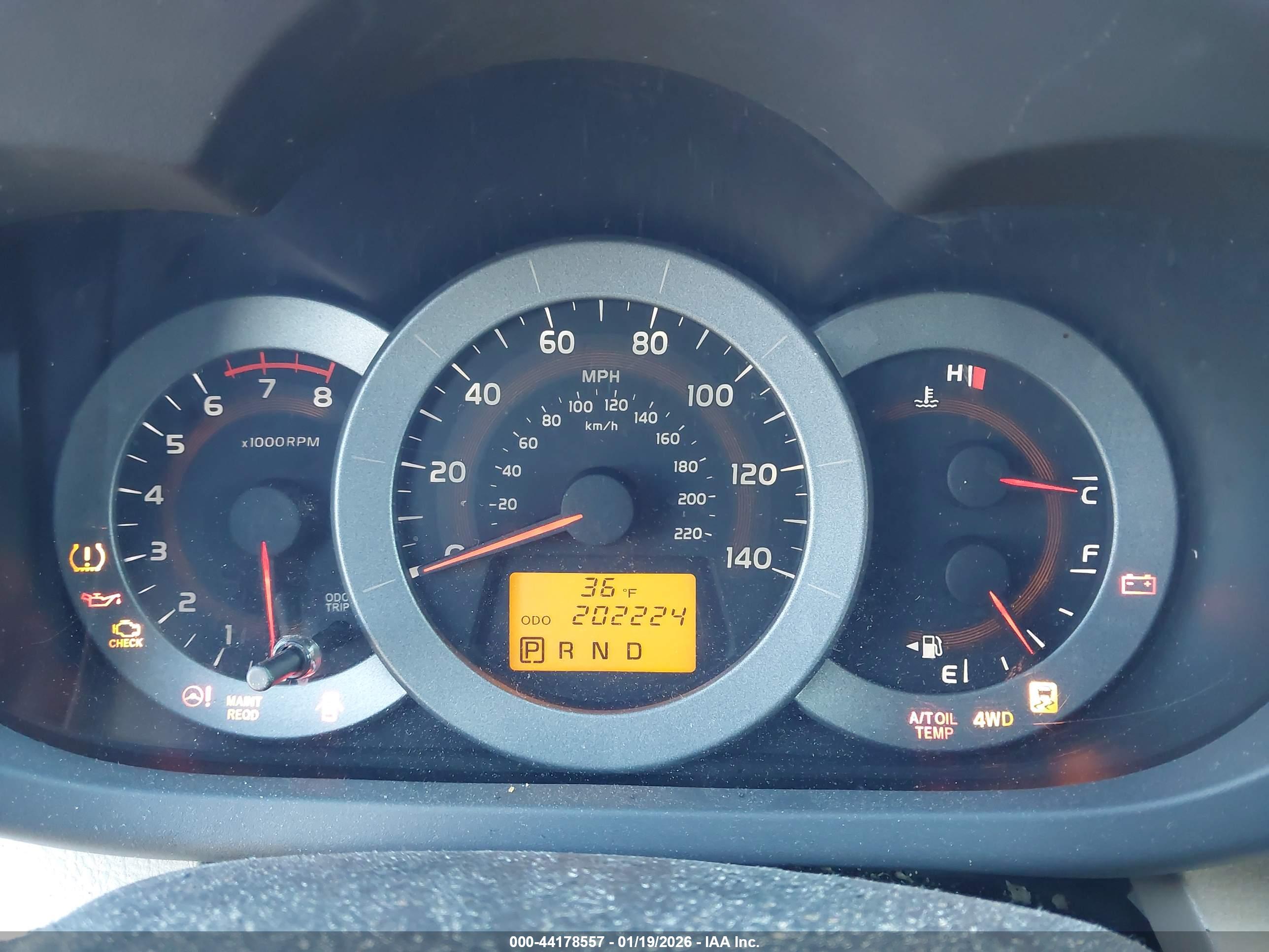 TOYOTA RAV4 image 7
