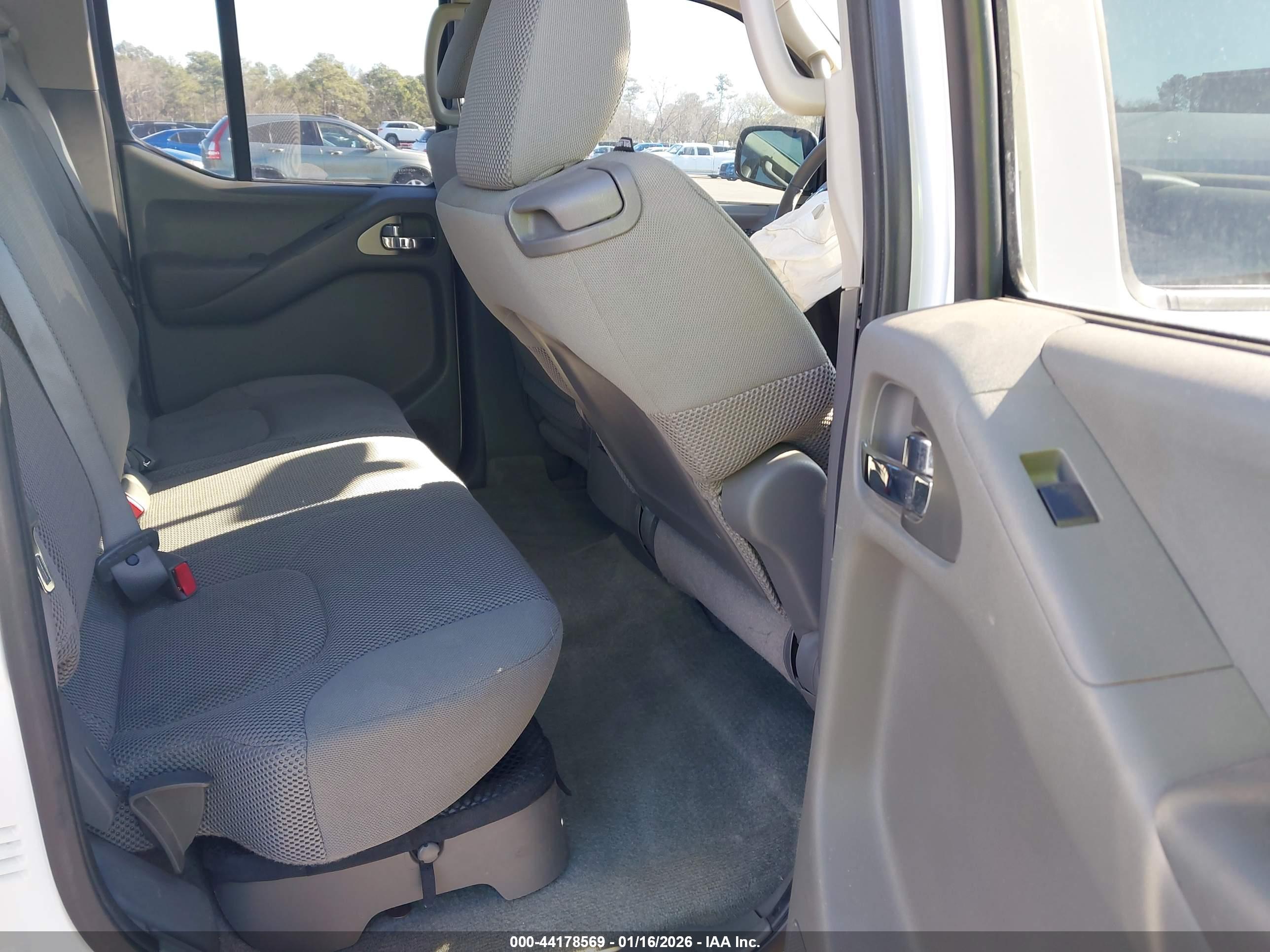 NISSAN FRONTIER image 8