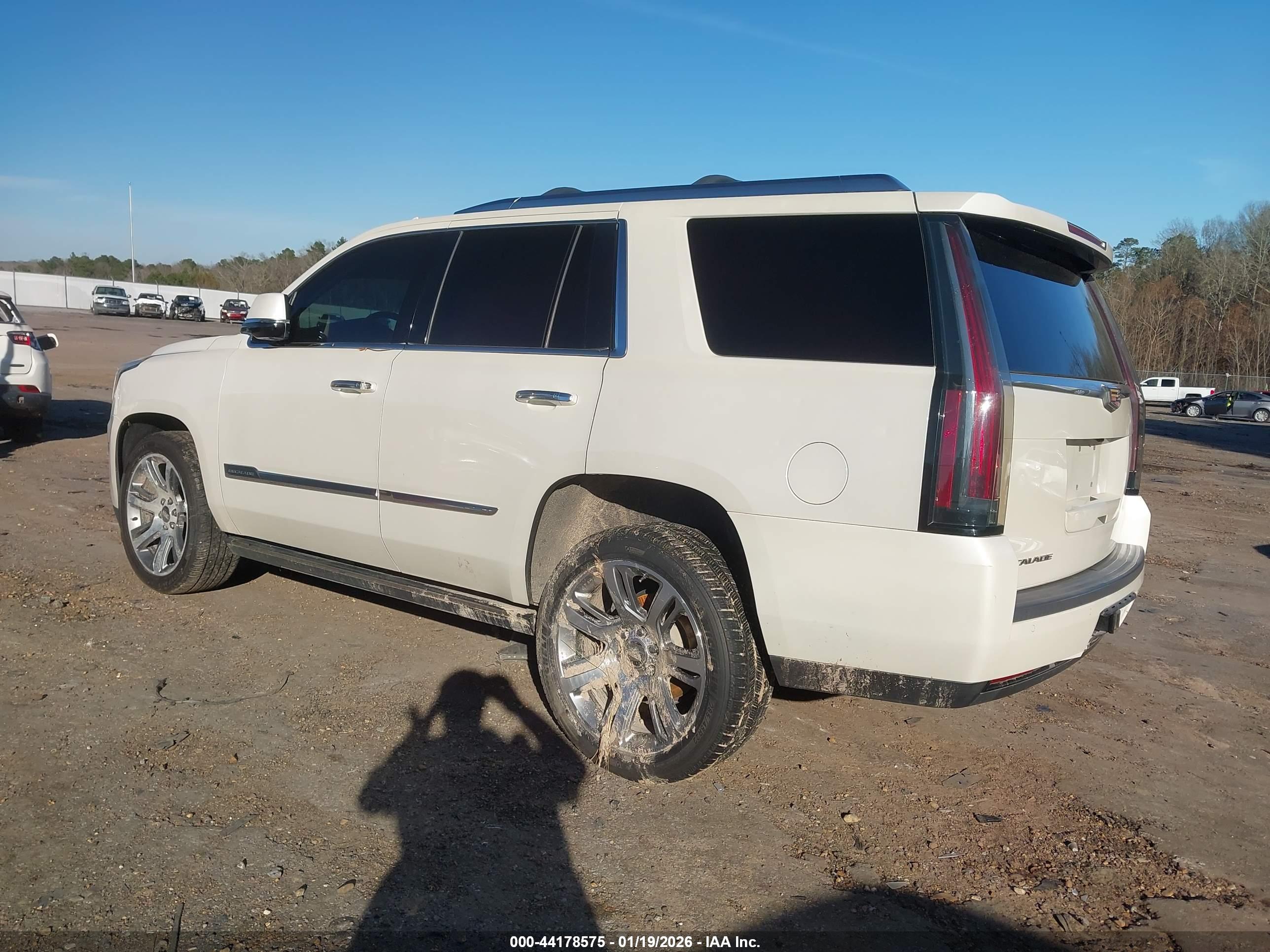 CADILLAC ESCALADE image 3