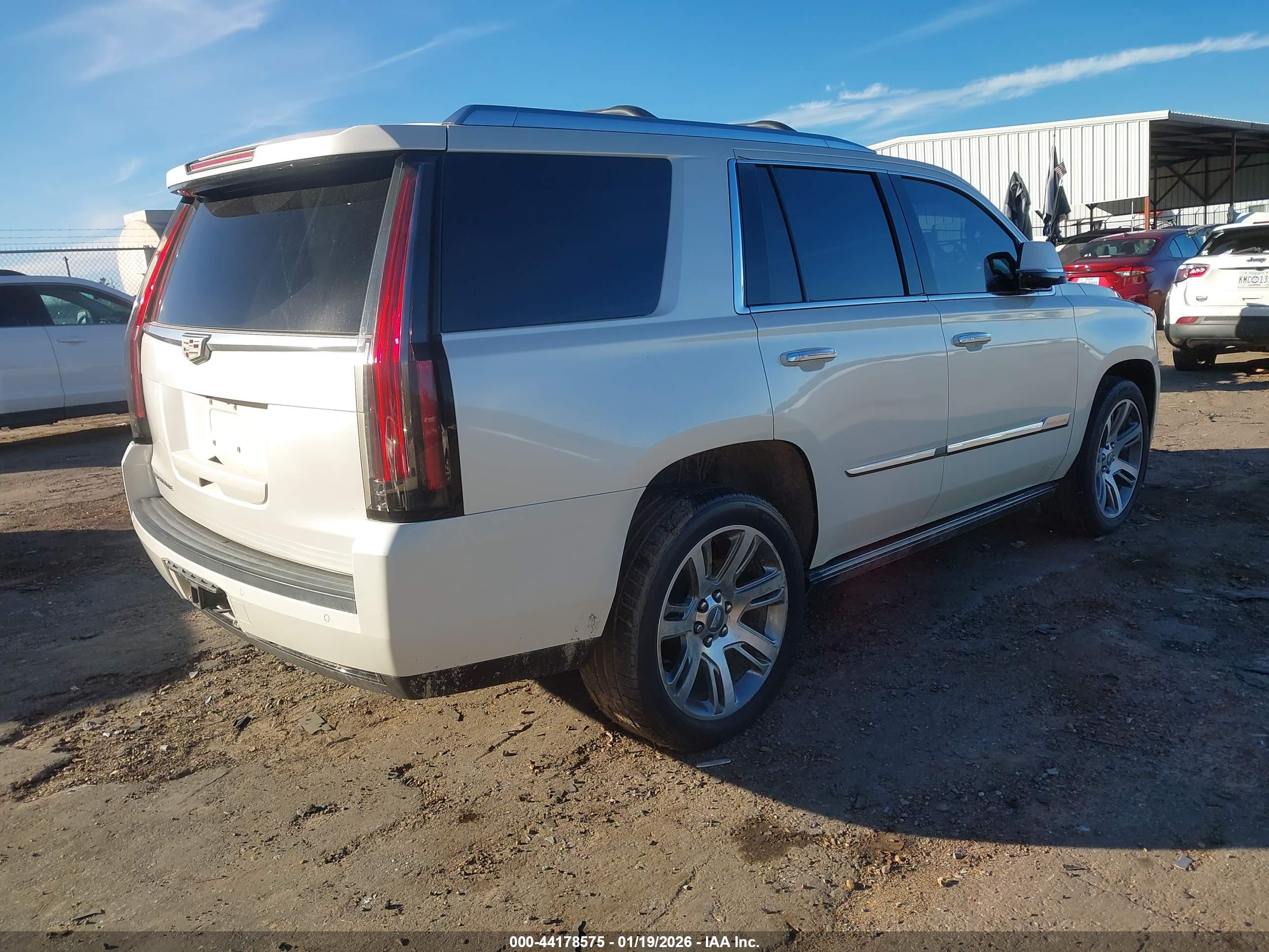 CADILLAC ESCALADE image 4