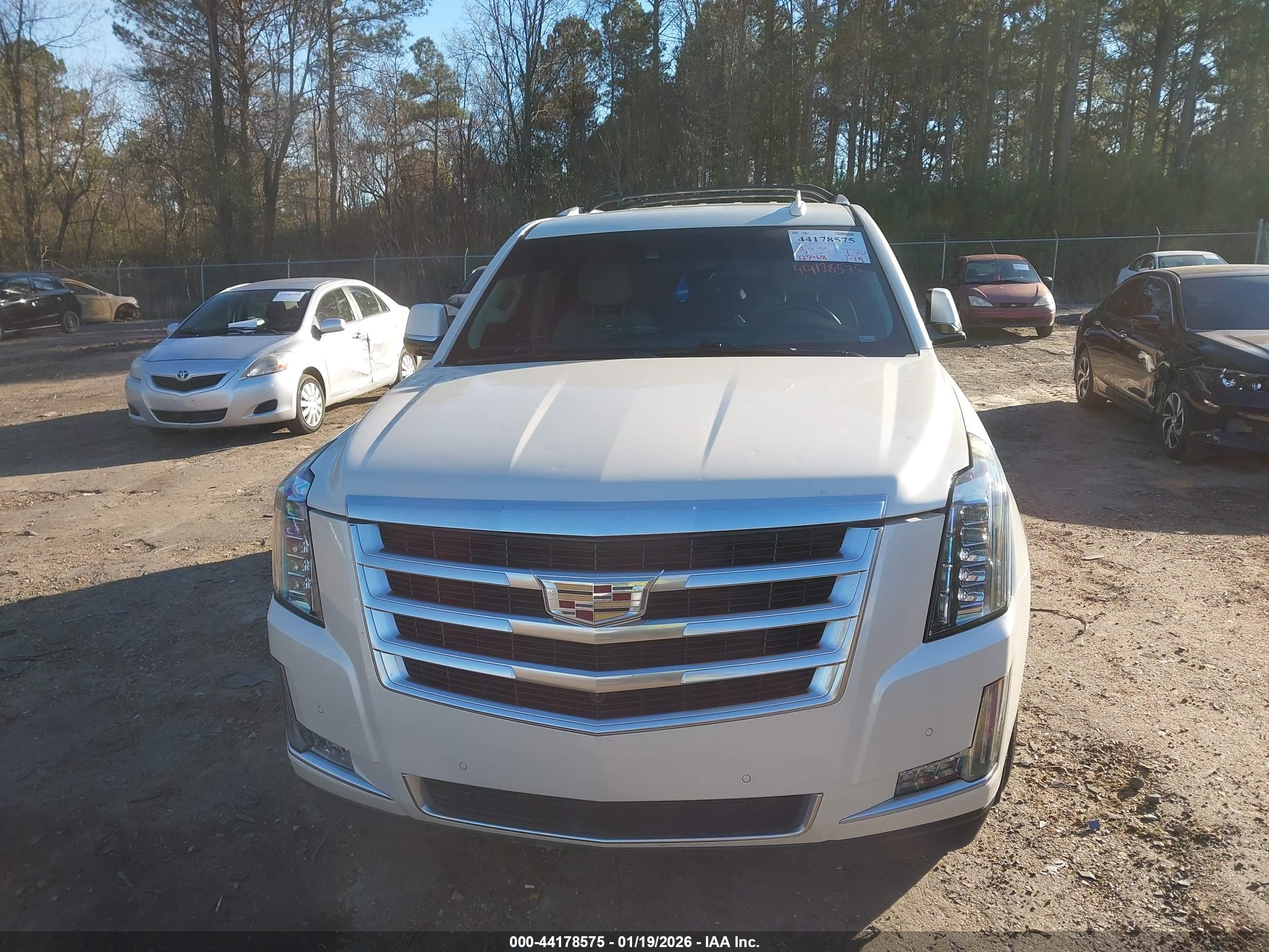 CADILLAC ESCALADE image 6