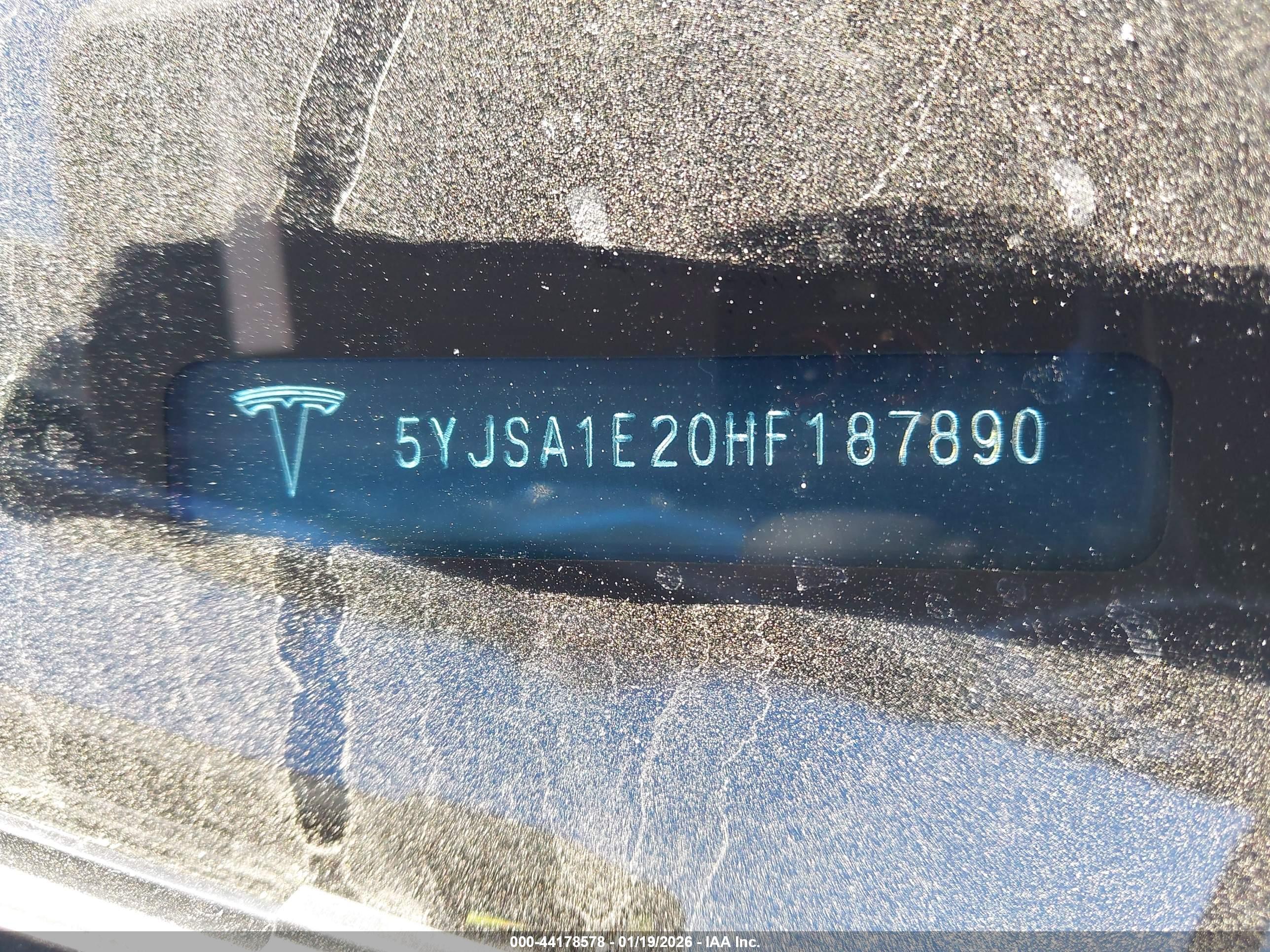 TESLA MODEL image 9