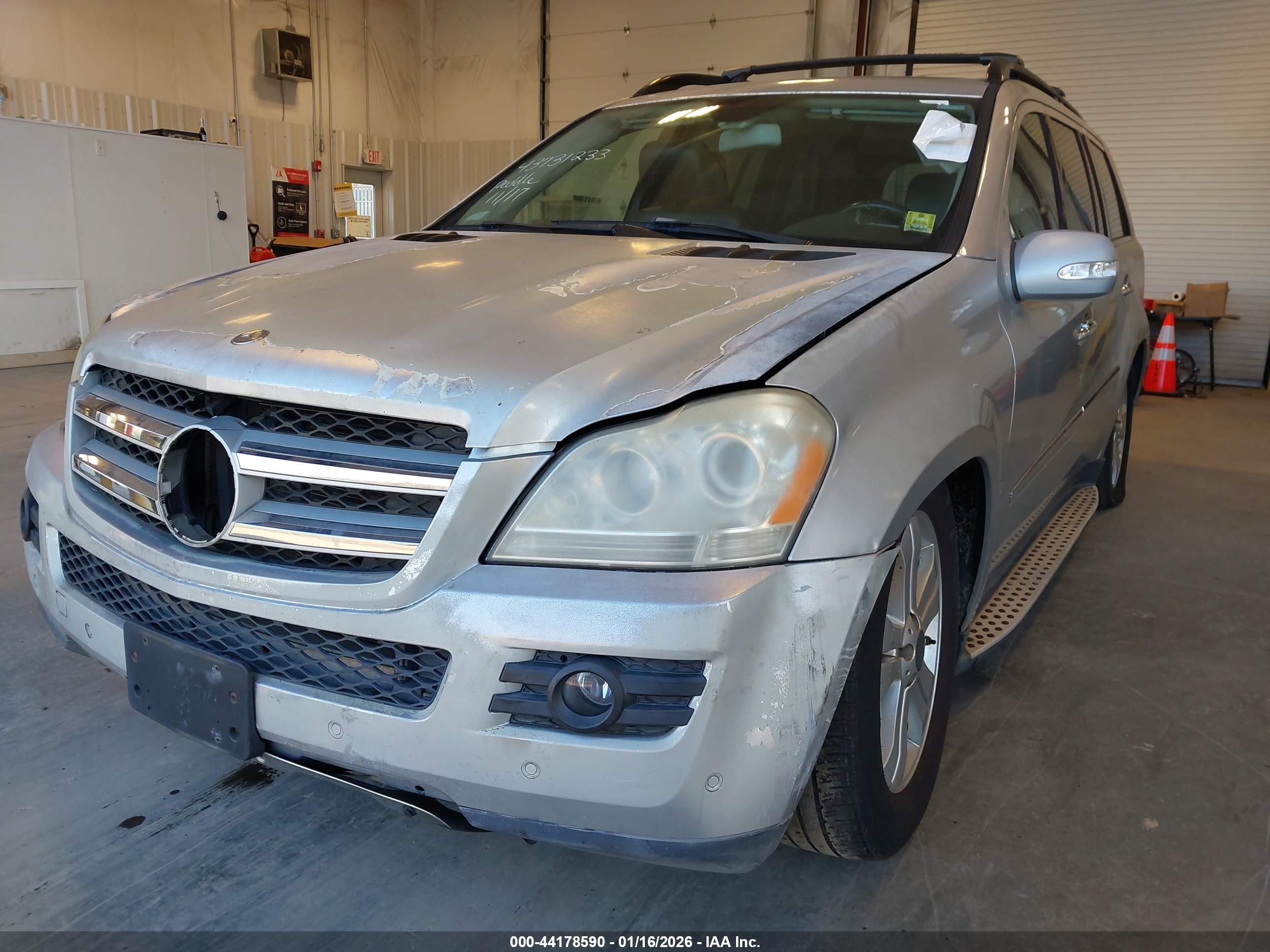 MERCEDES-BENZ GL image 2