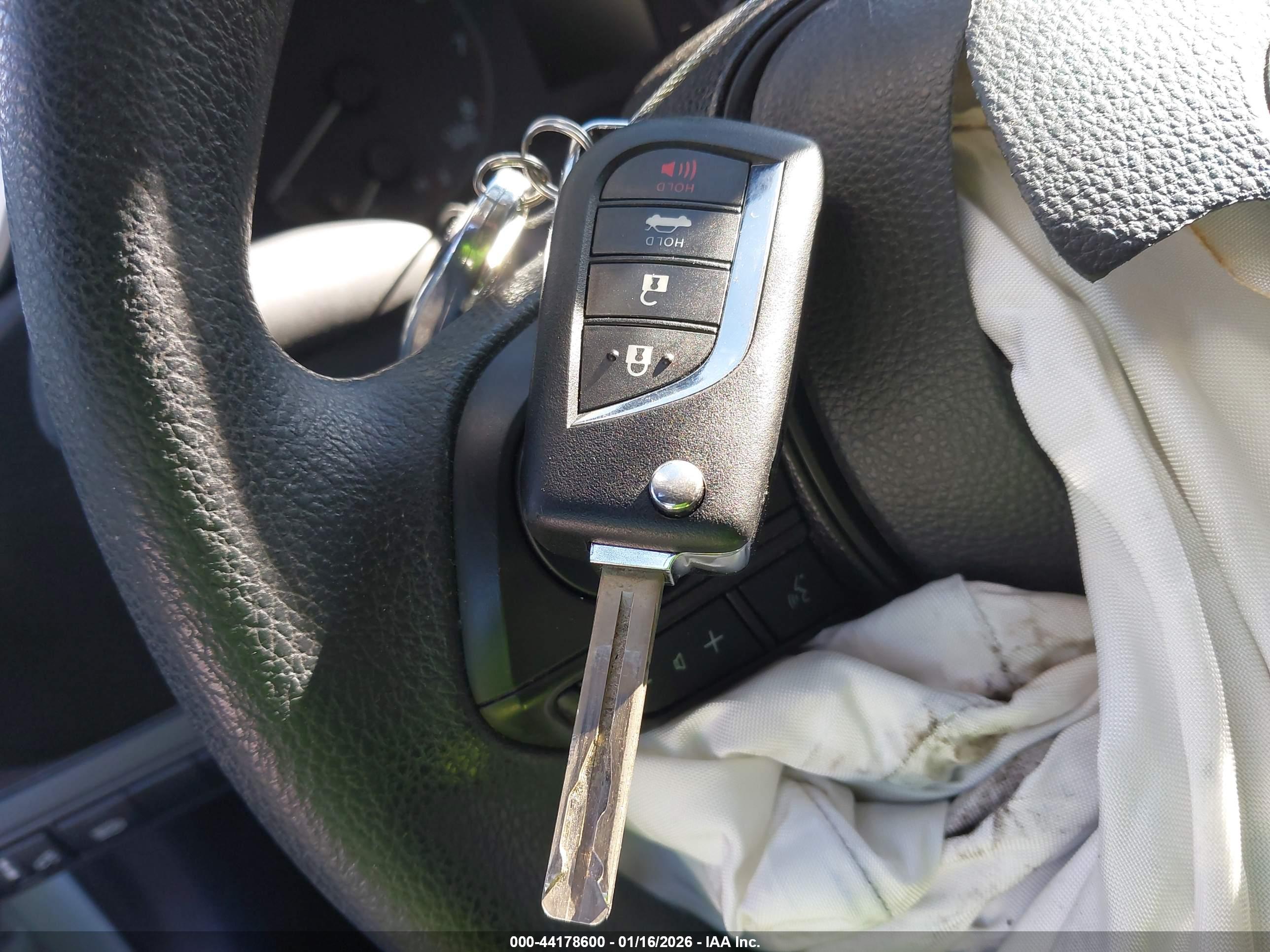 TOYOTA COROLLA image 11