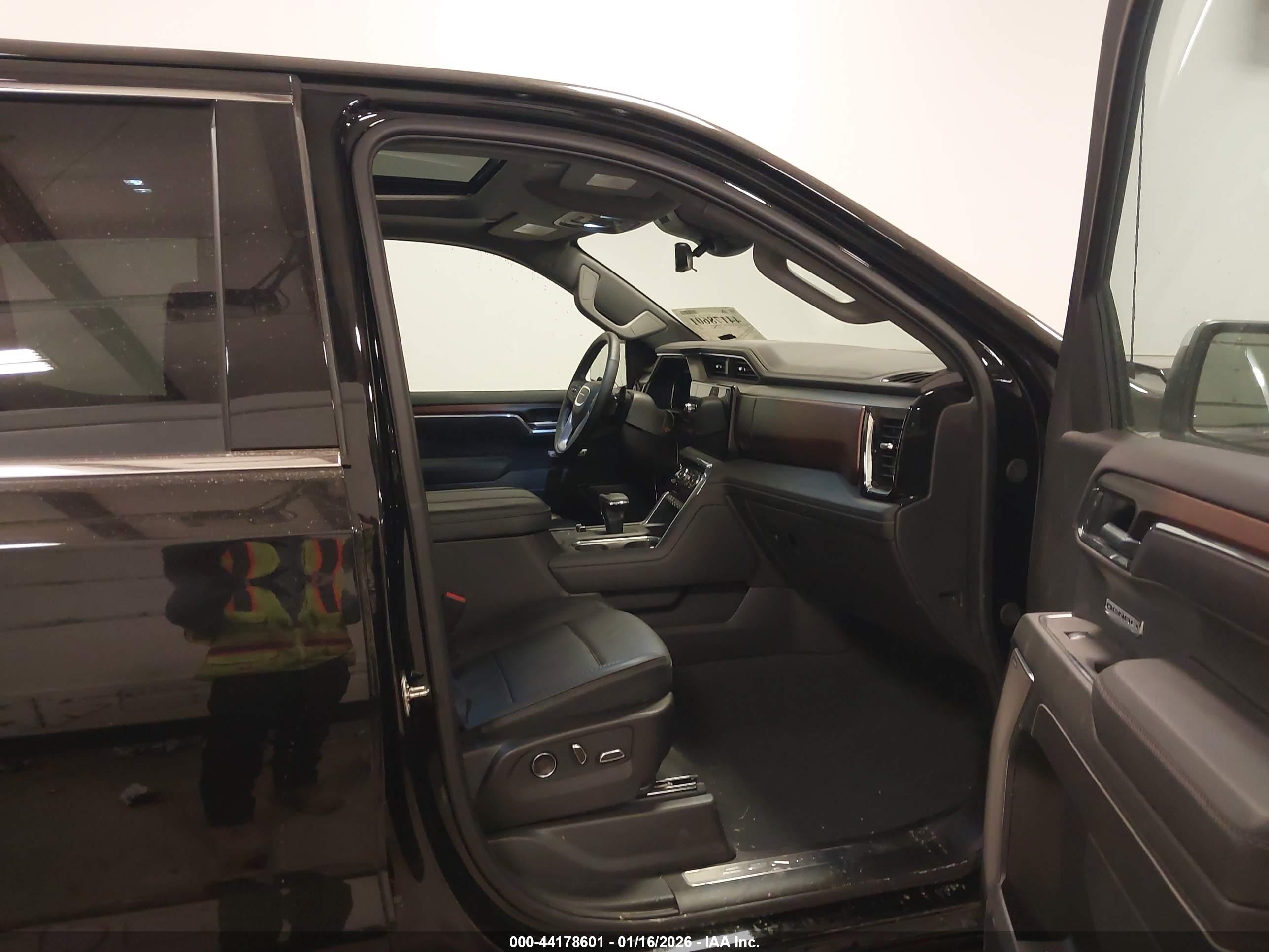GMC SIERRA image 5