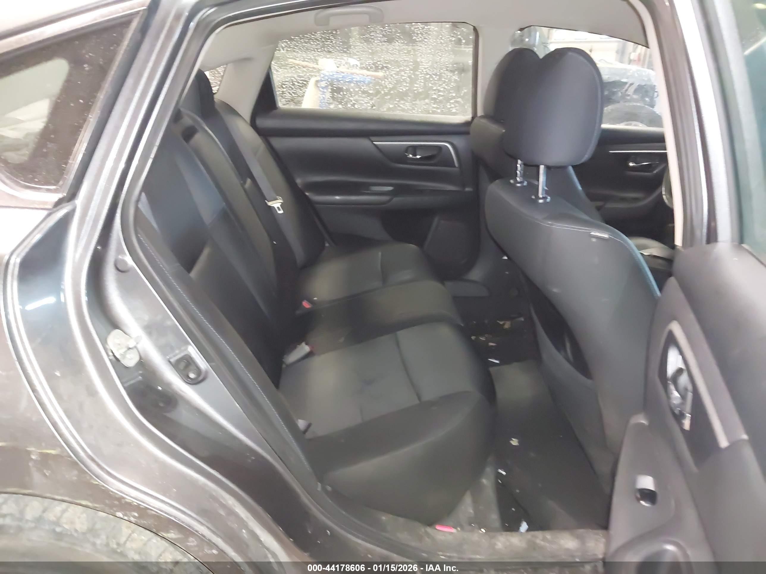 NISSAN ALTIMA image 8