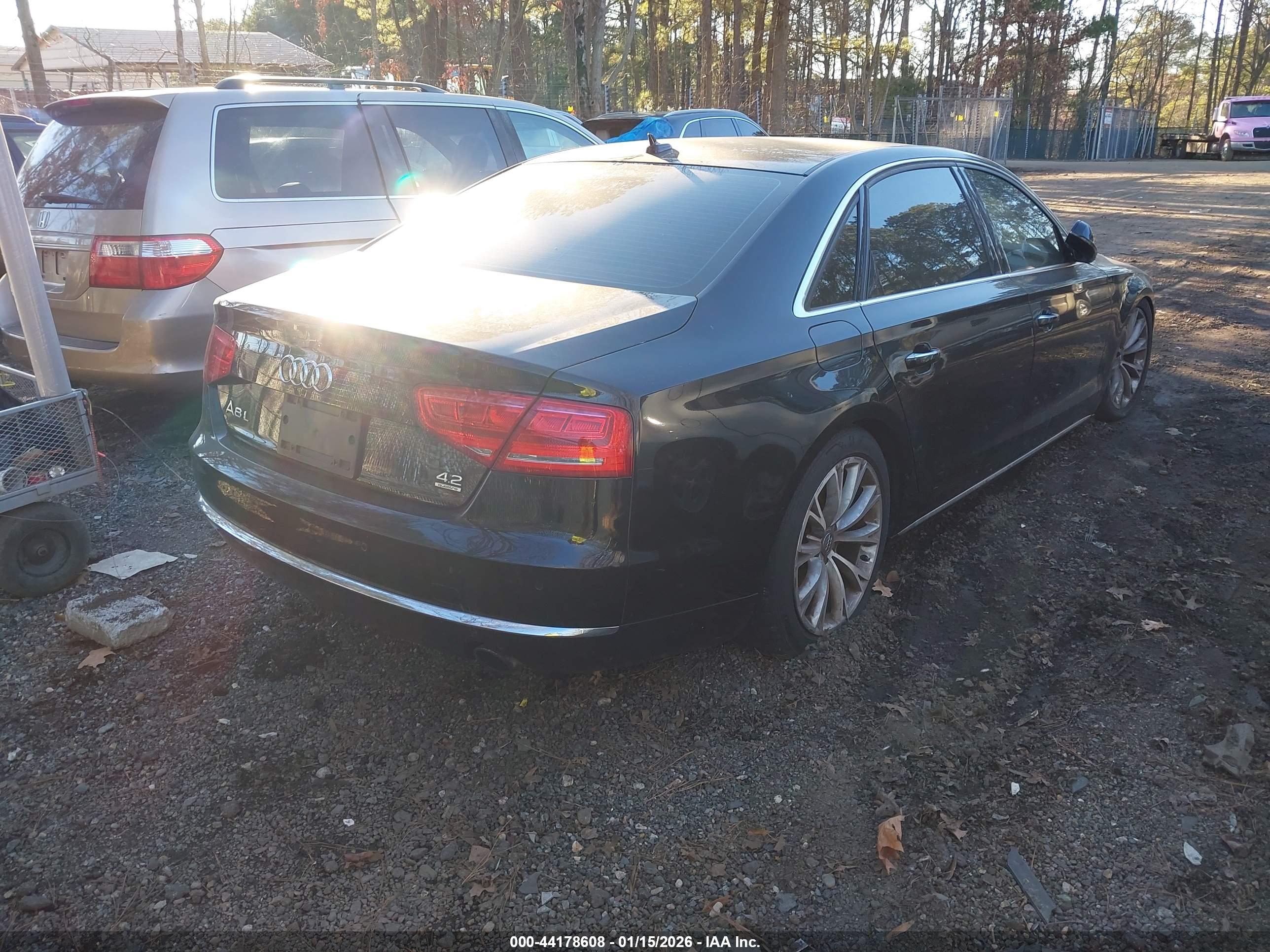 AUDI A8 image 4
