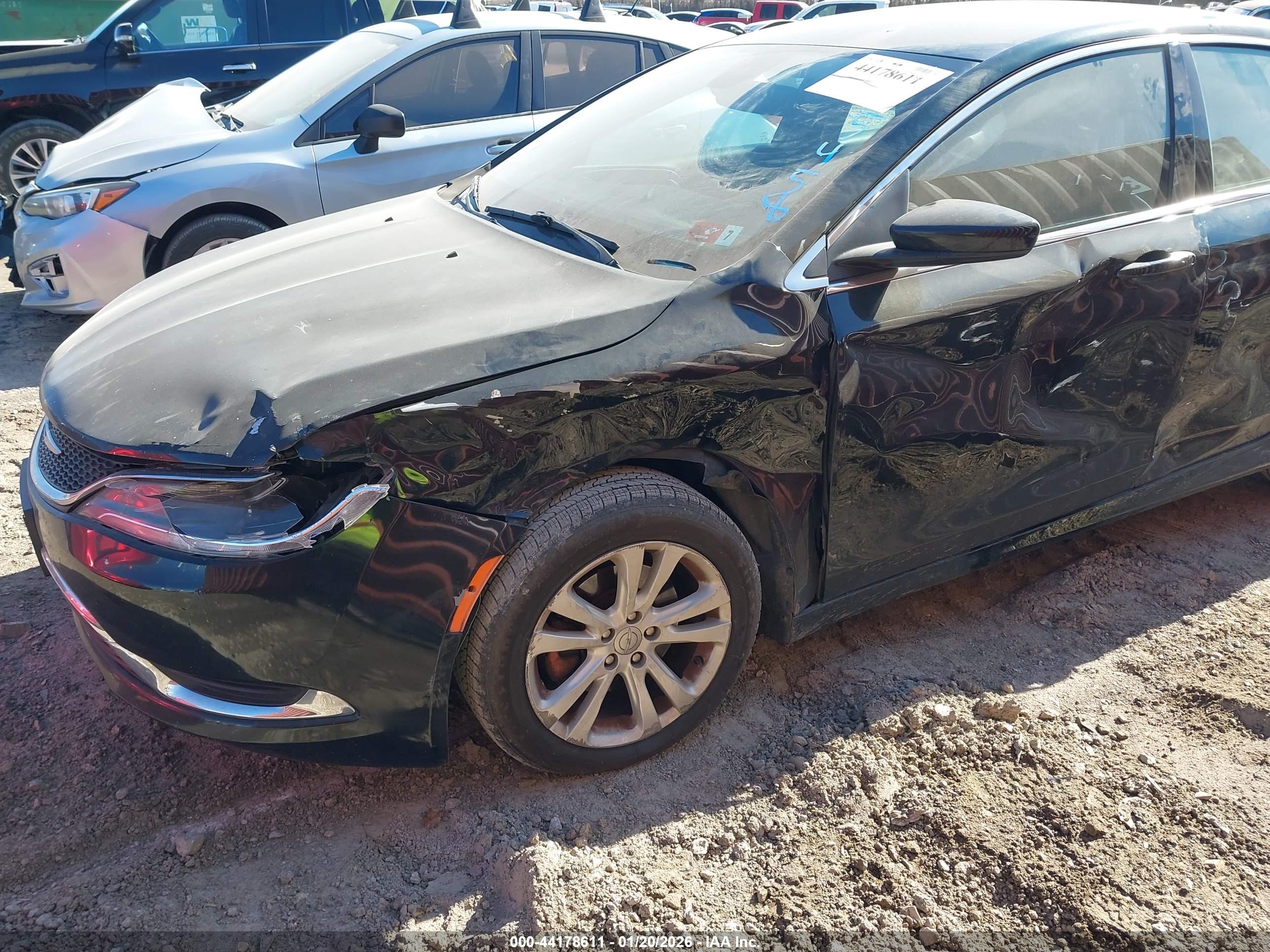 CHRYSLER 200 image 6