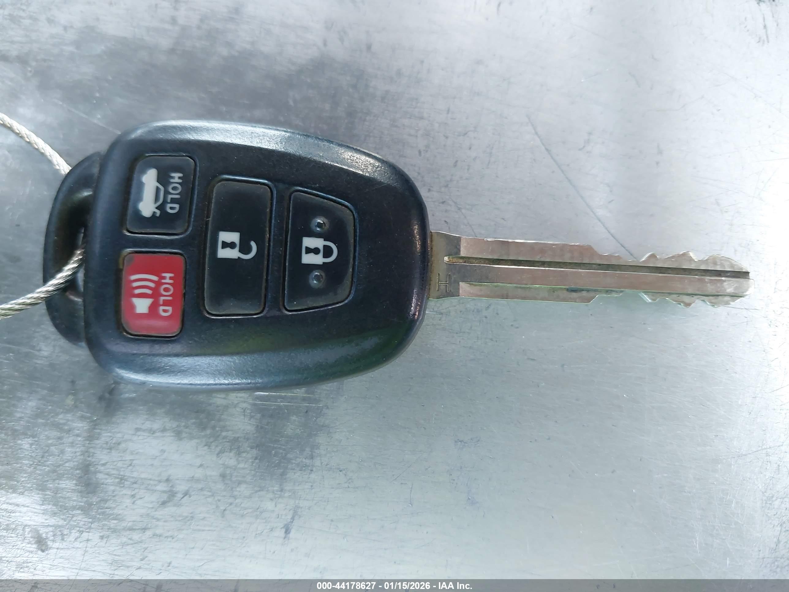TOYOTA COROLLA image 11