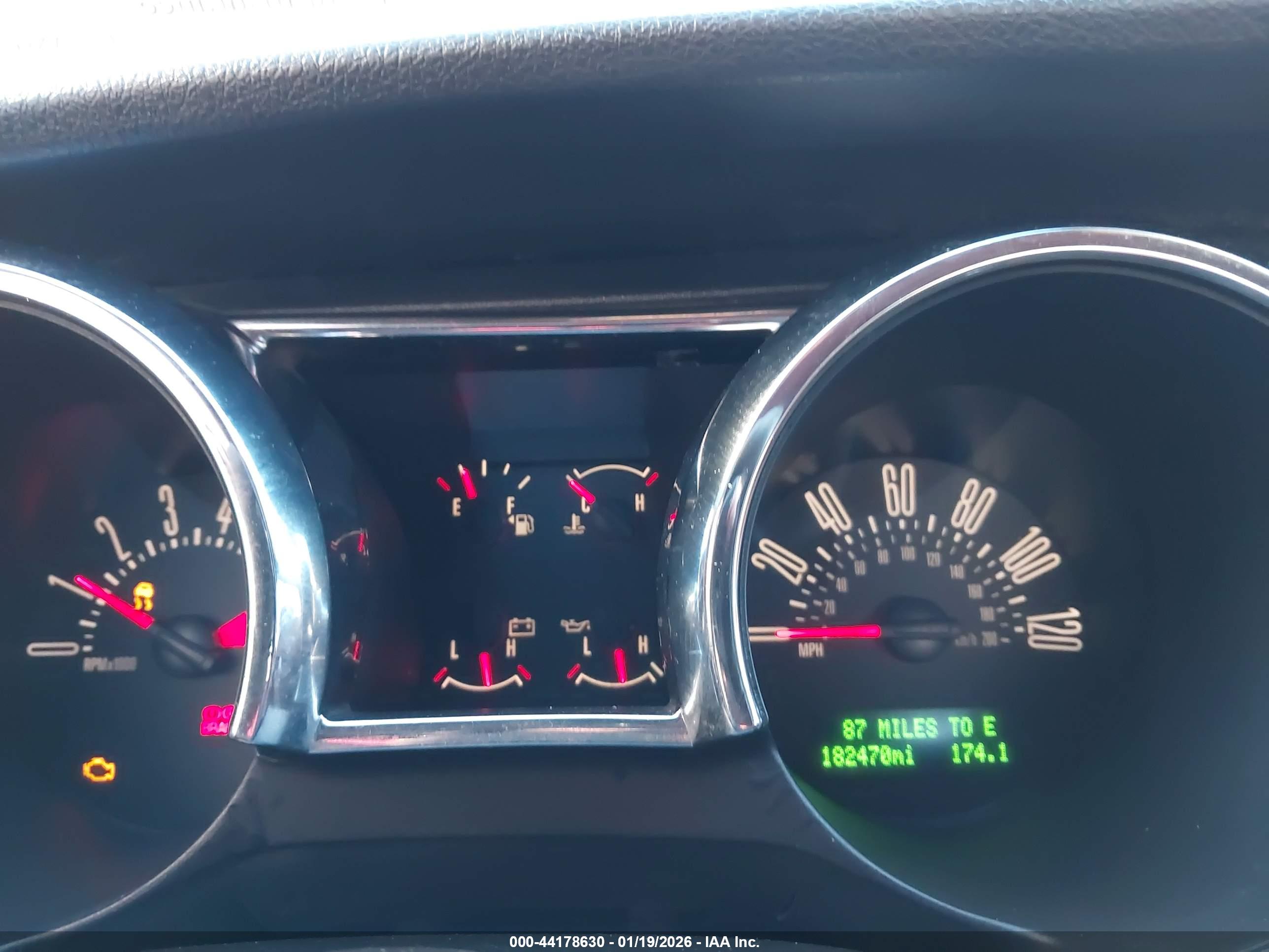 FORD MUSTANG image 7