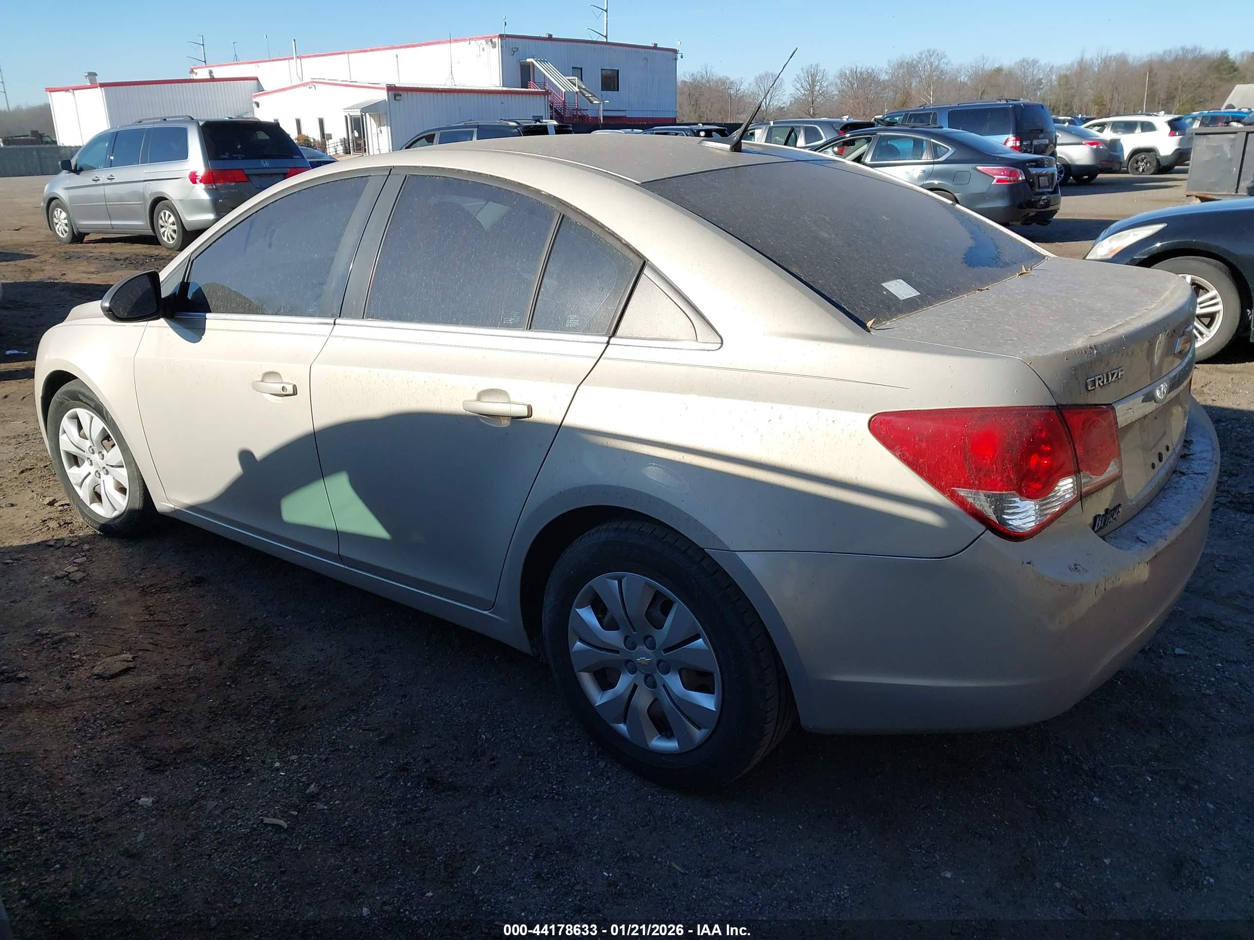 CHEVROLET CRUZE image 3