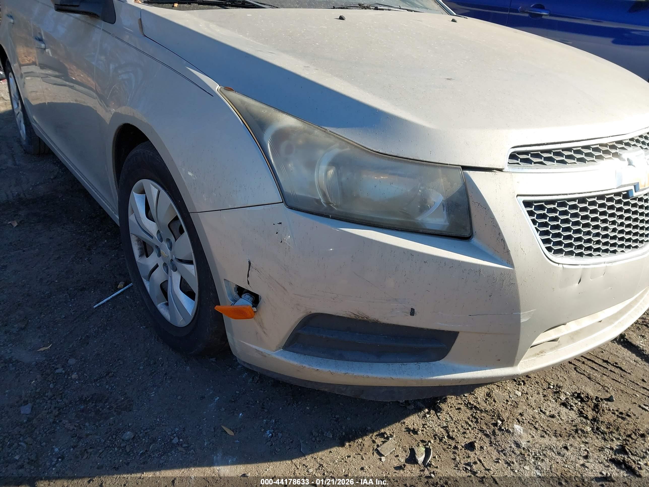 CHEVROLET CRUZE image 6