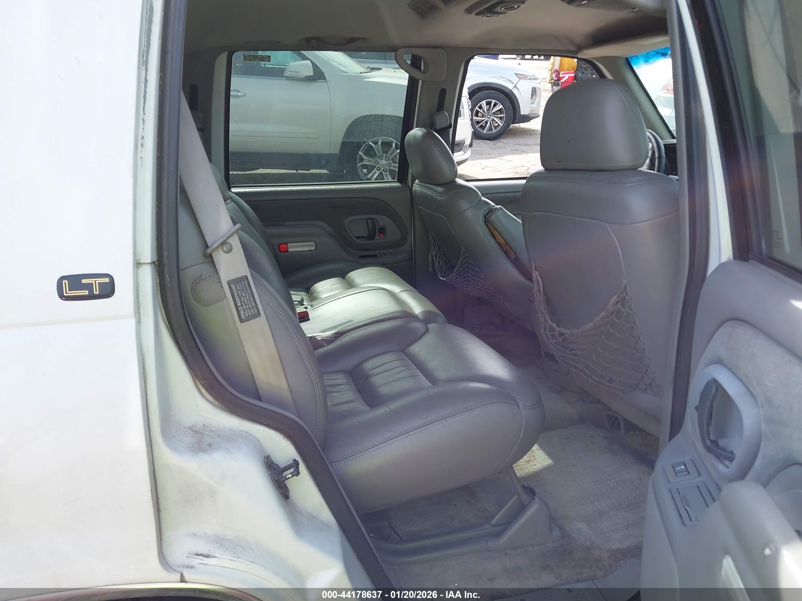CHEVROLET TAHOE image 8