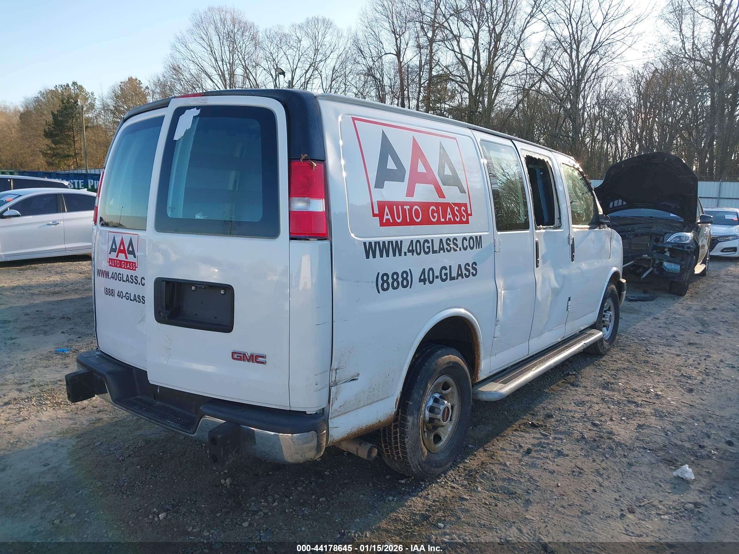 GMC SAVANA image 6