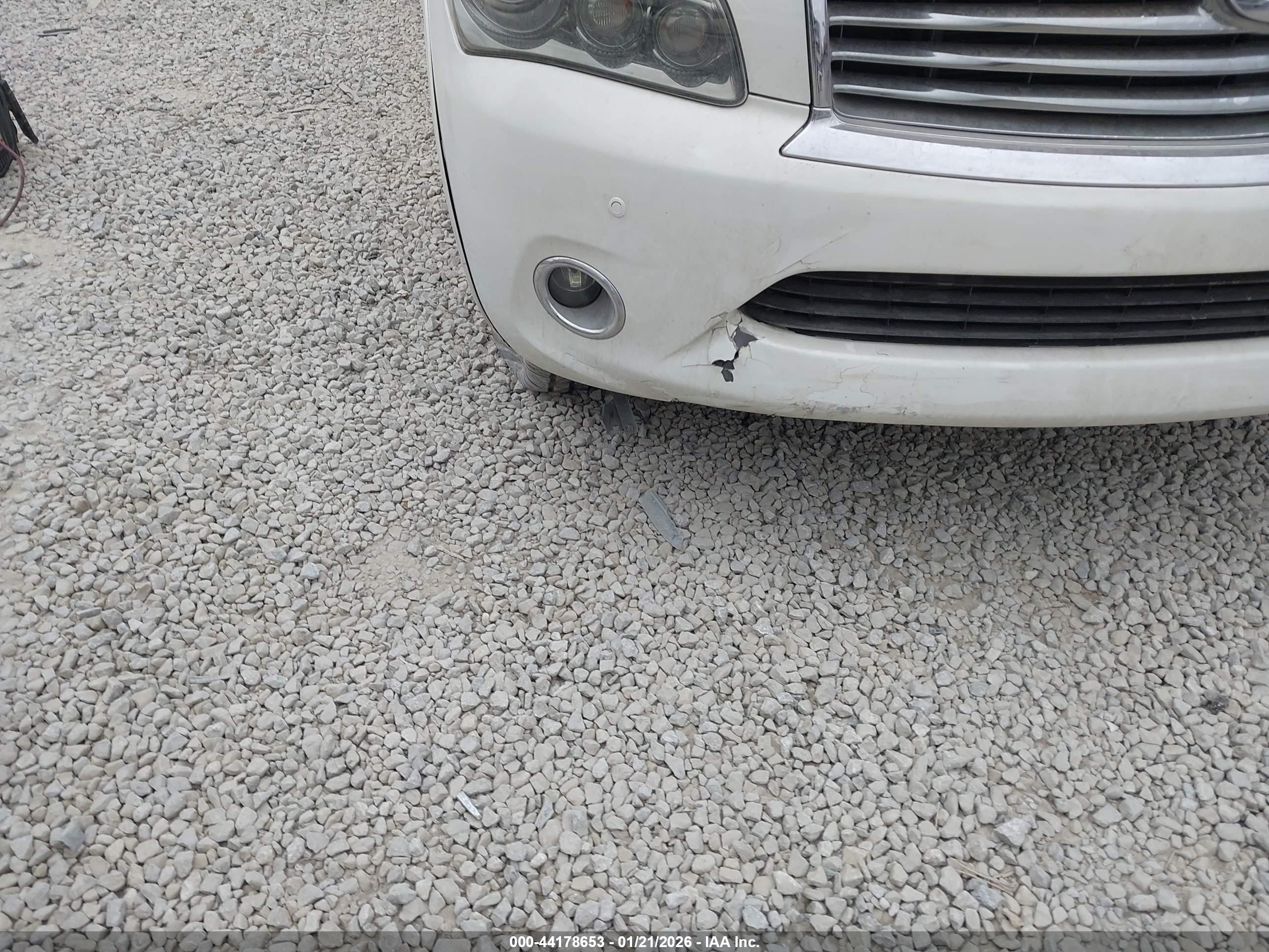 INFINITI QX56 image 6