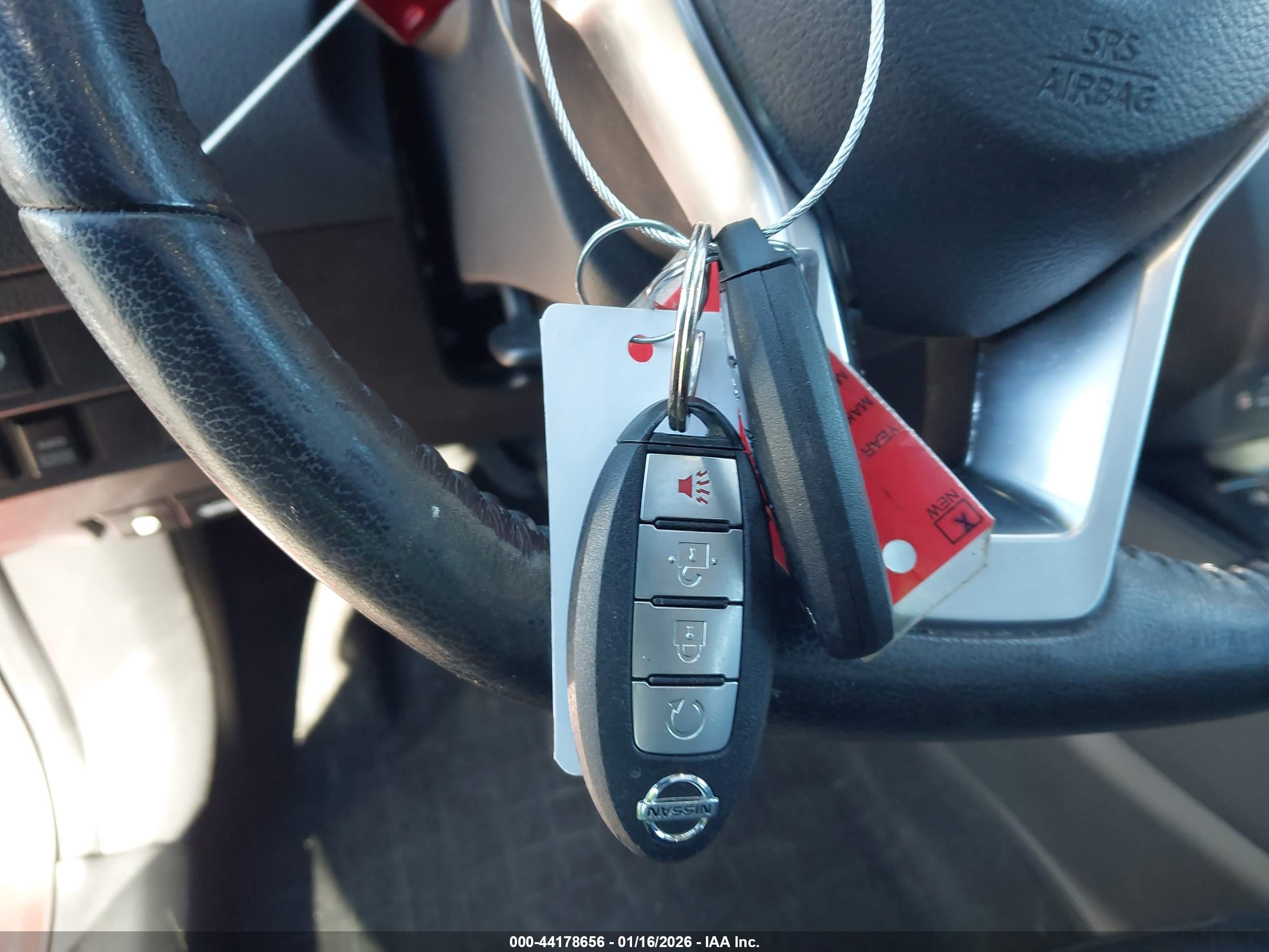 NISSAN ROGUE image 11