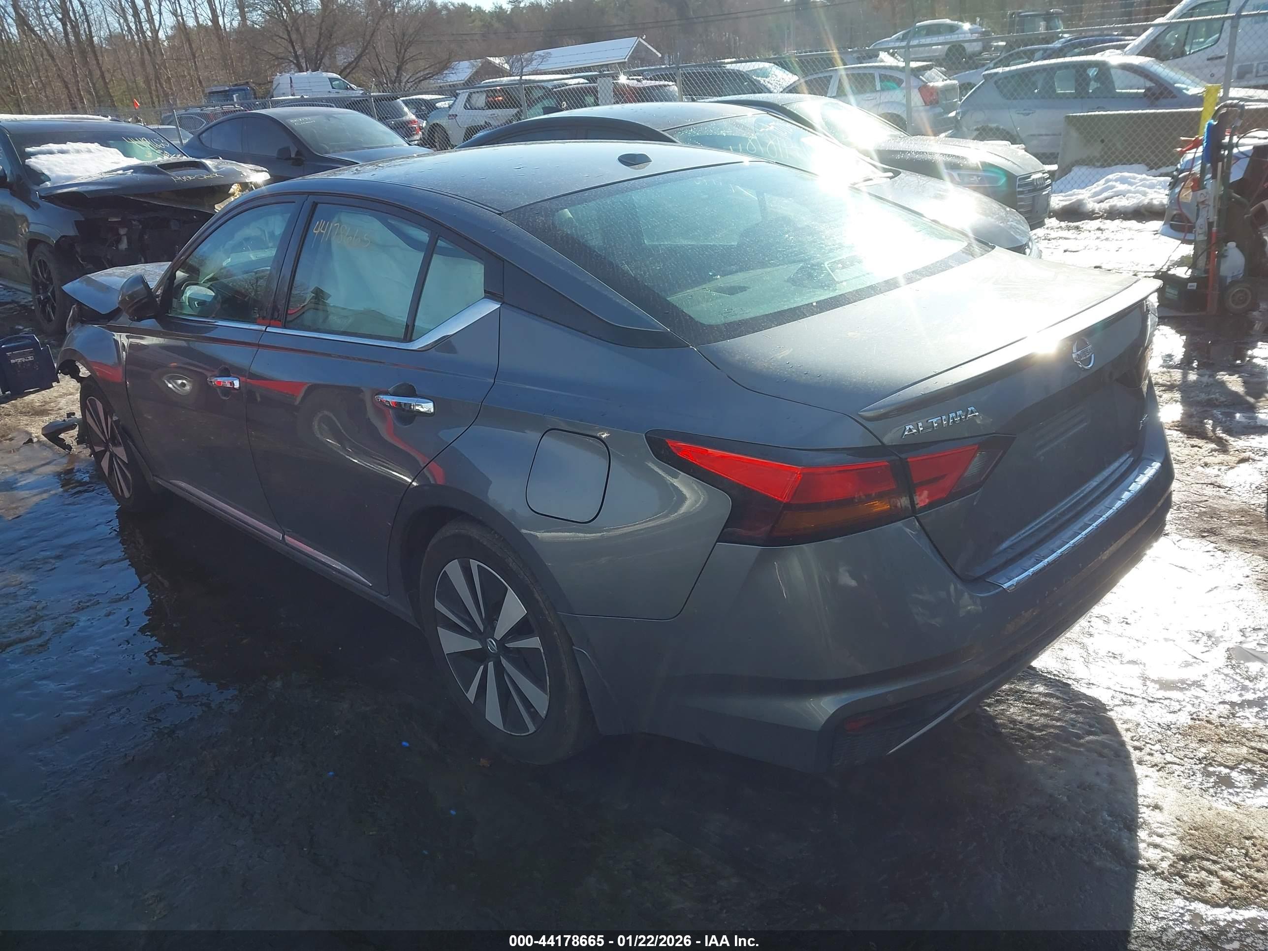 NISSAN ALTIMA image 3