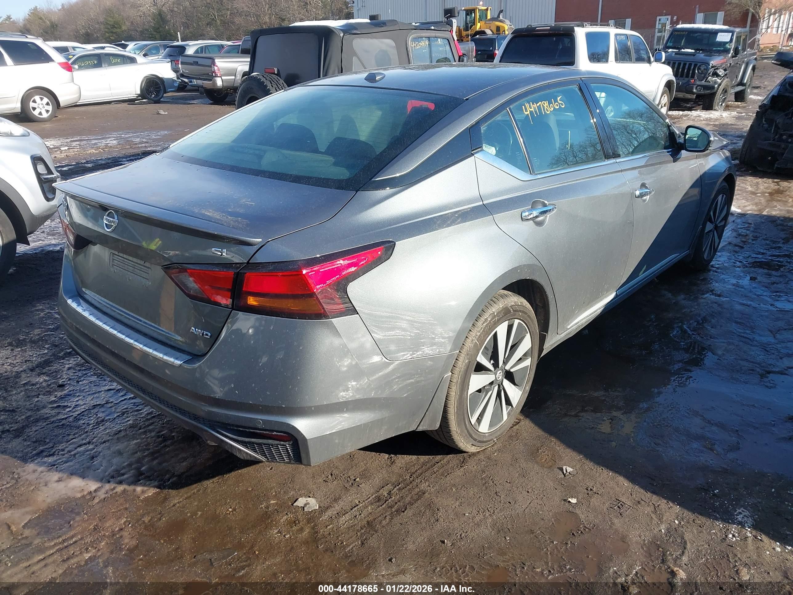 NISSAN ALTIMA image 4