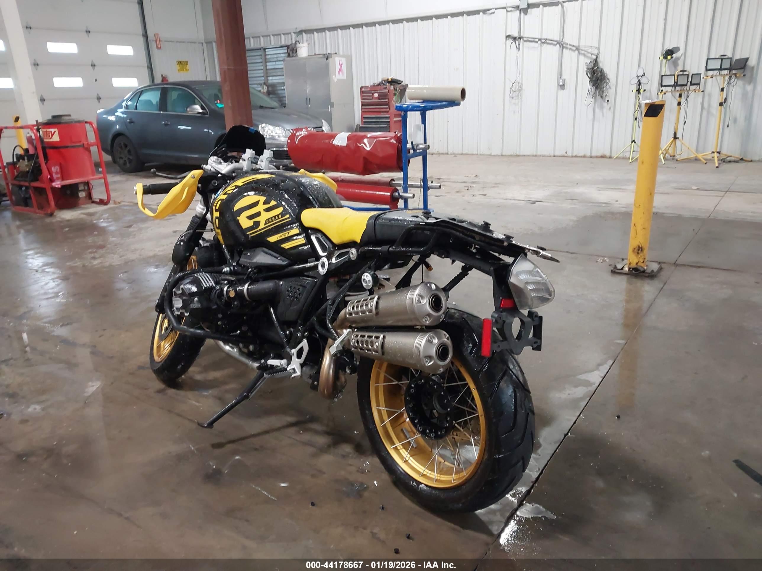 BMW R image 3