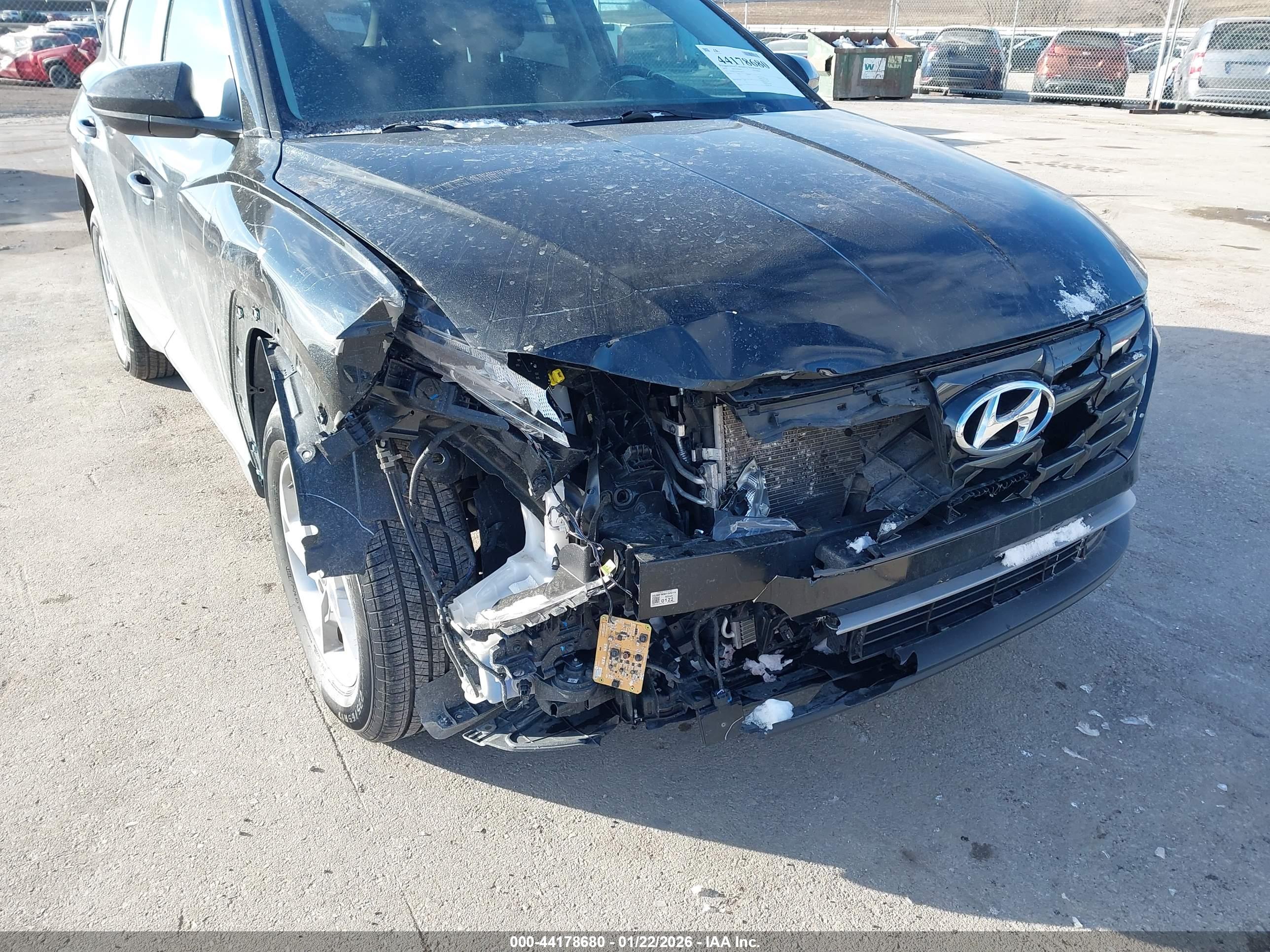 HYUNDAI TUCSON image 6