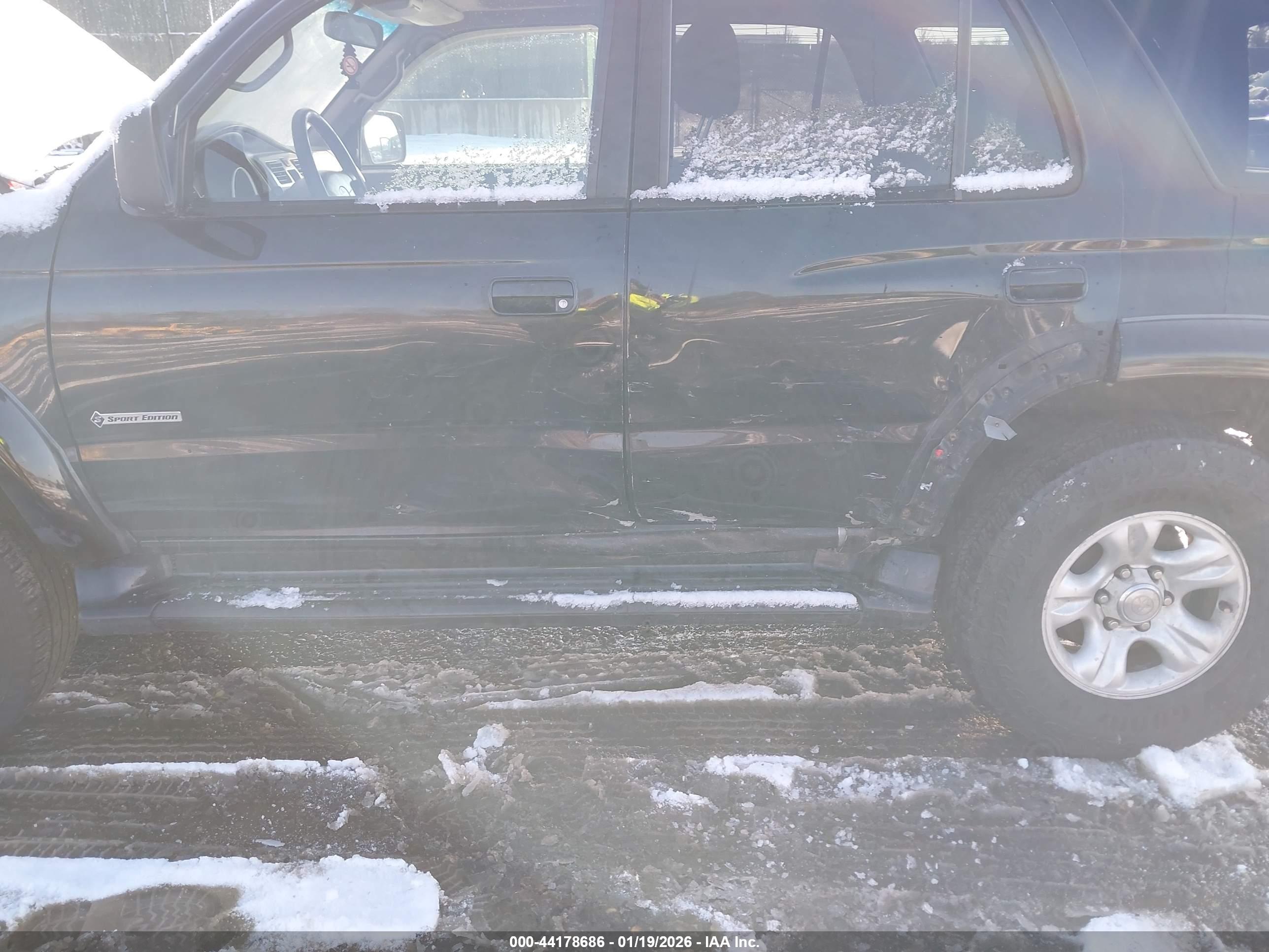 TOYOTA 4RUNNER image 6