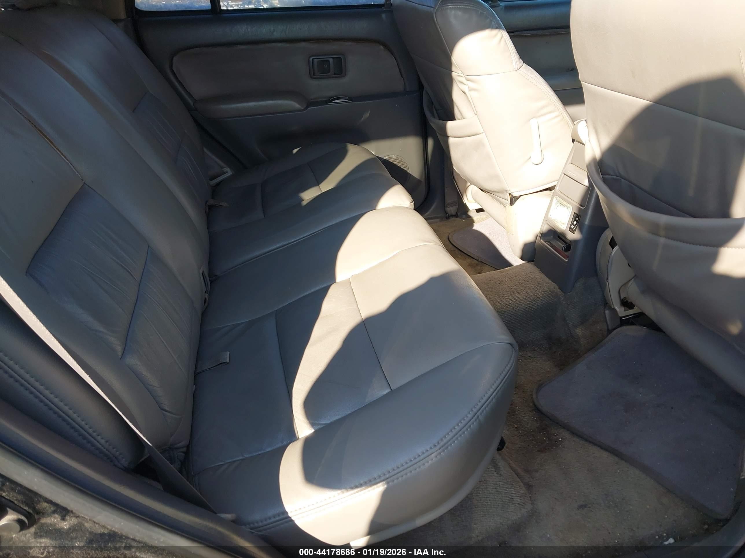 TOYOTA 4RUNNER image 8