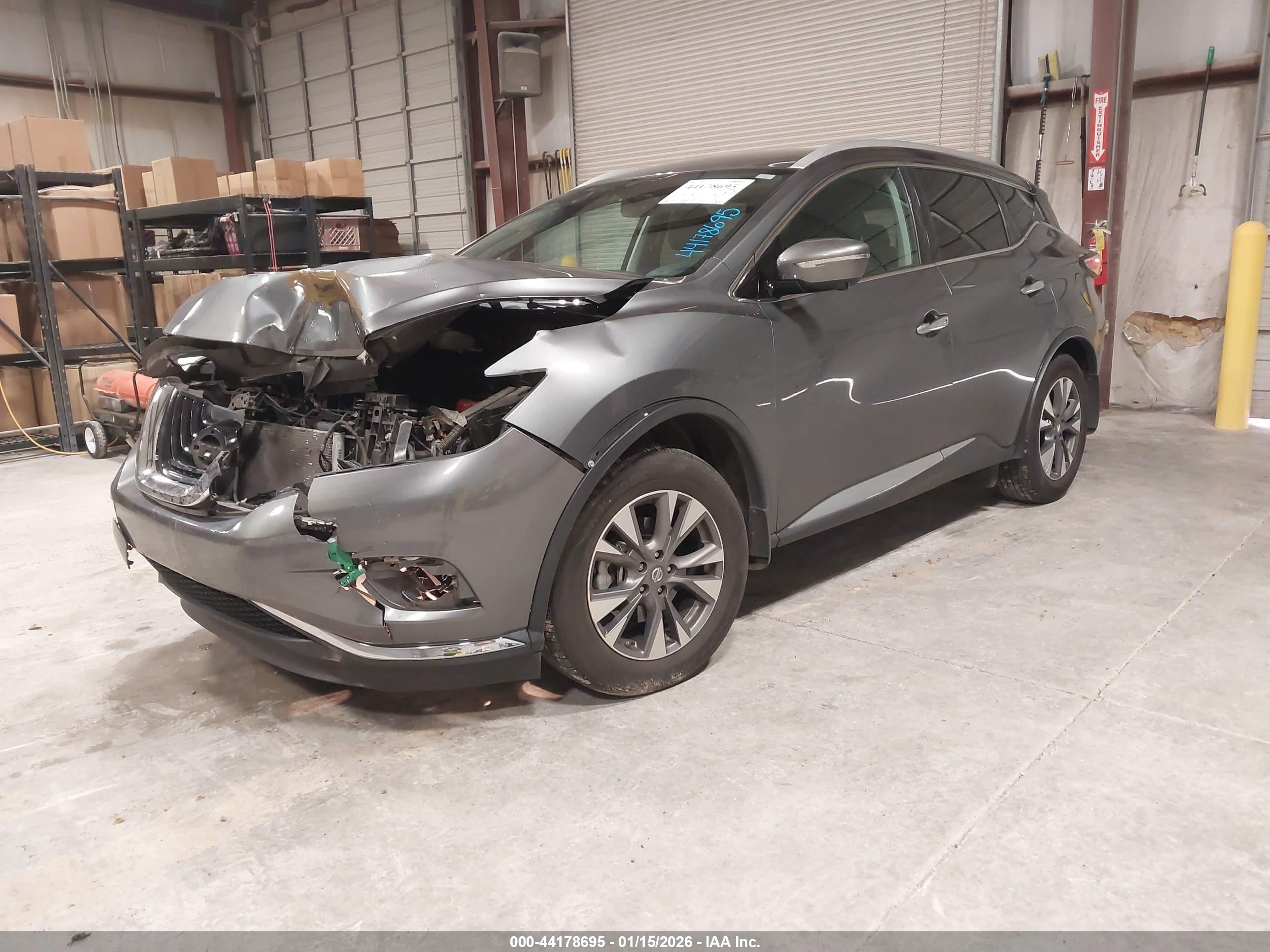 NISSAN MURANO image 2