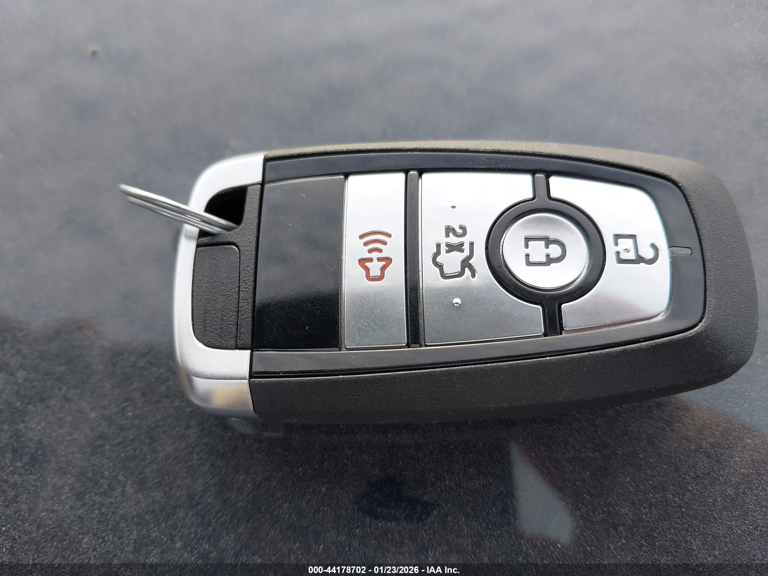 FORD FUSION image 11